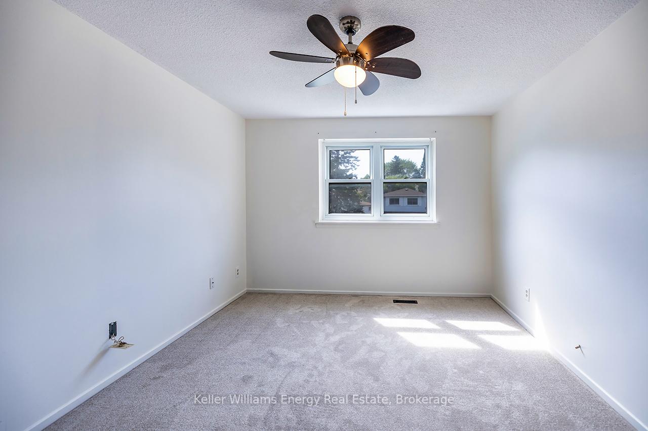 Photo 19 of 68 Hobbs Drive, Clarington, Bowmanville — HOMEH