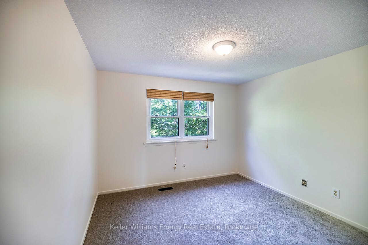 Photo 21 of 68 Hobbs Drive, Clarington, Bowmanville — HOMEH