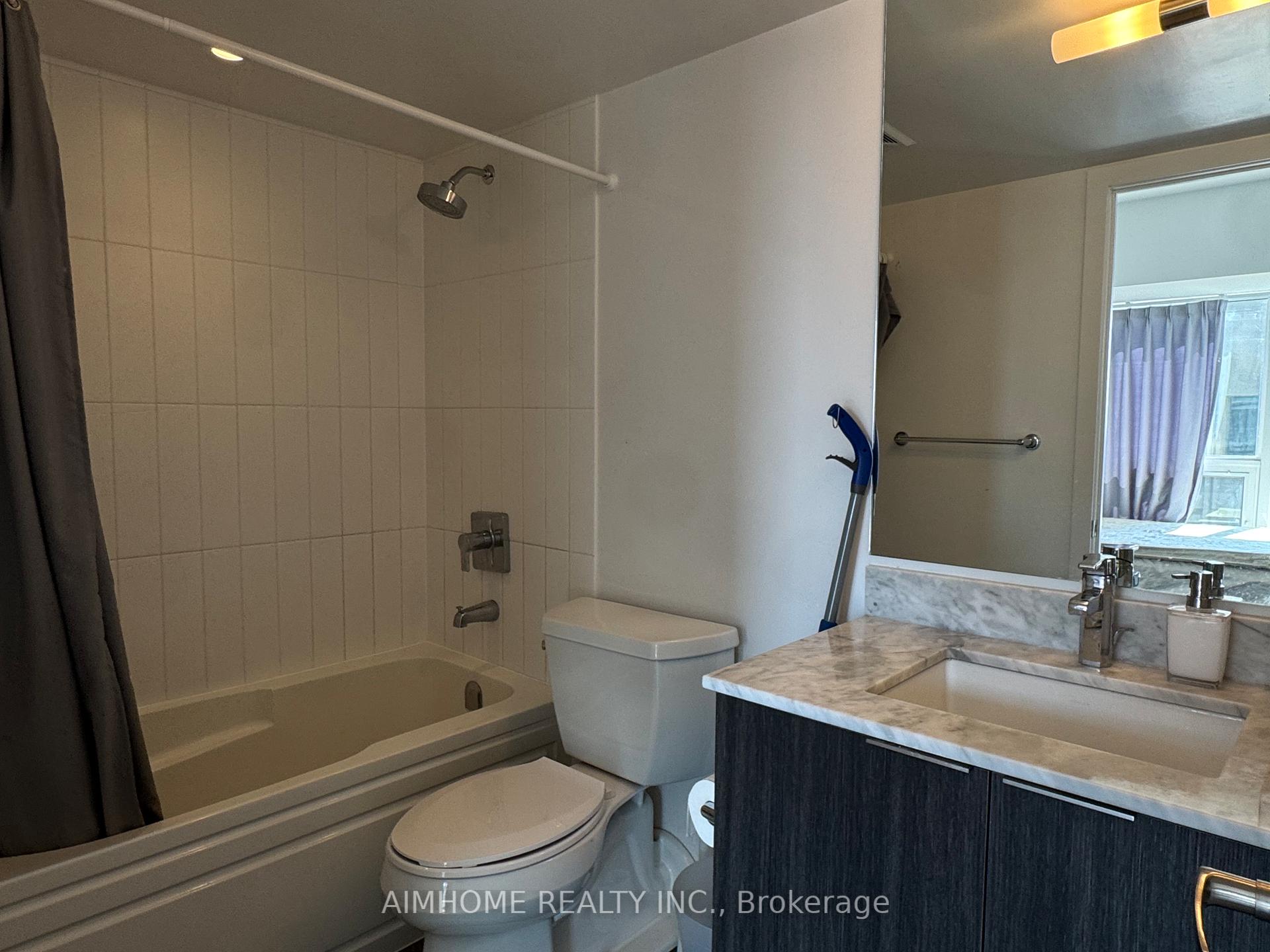 Photo 5 of Unit 2107, 955 Bay Street, Toronto, Bay Street Corridor — HOMEH