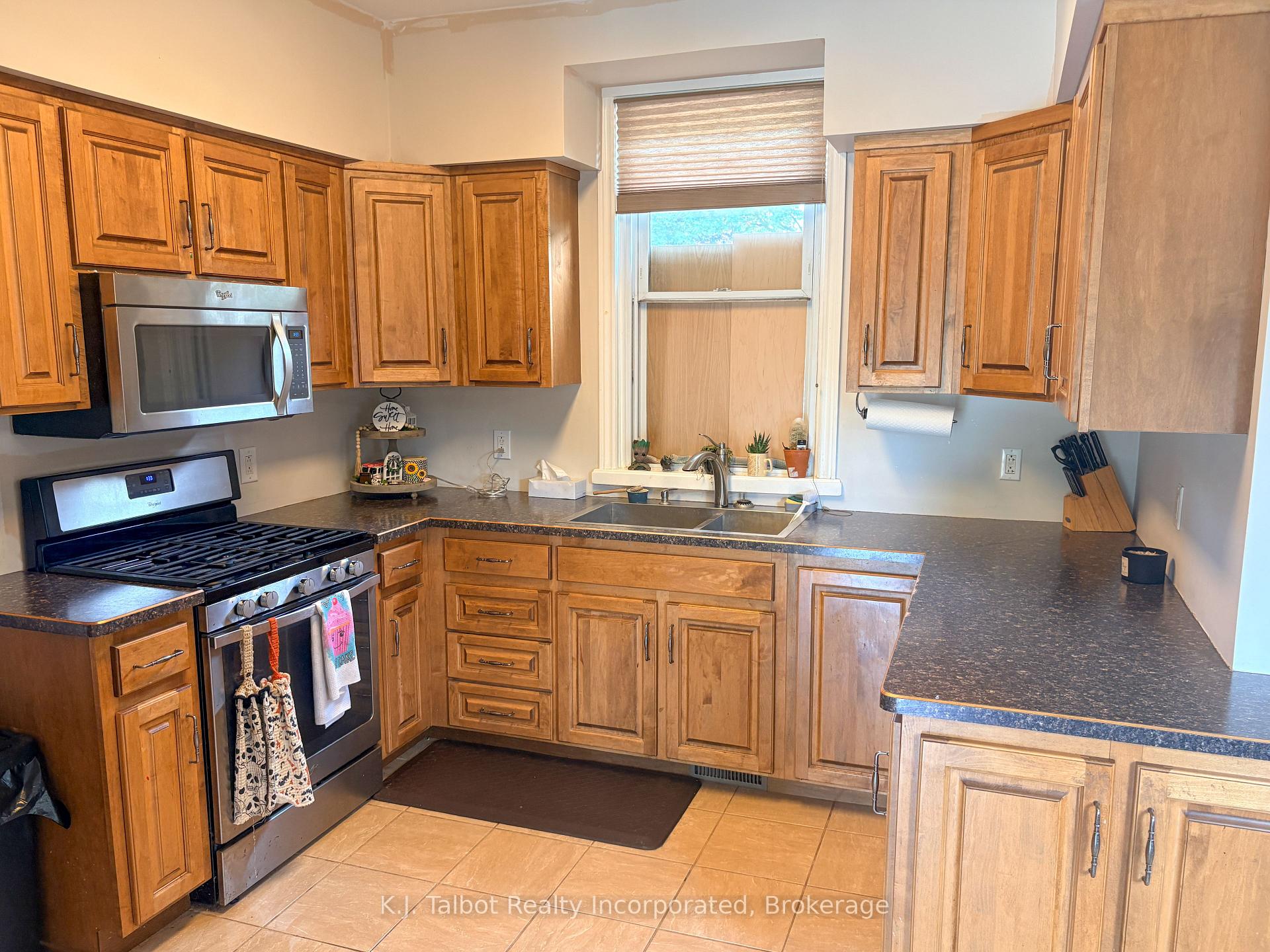 Photo 10 of 342 John Street, Goderich, Goderich (Town) — HOMEH