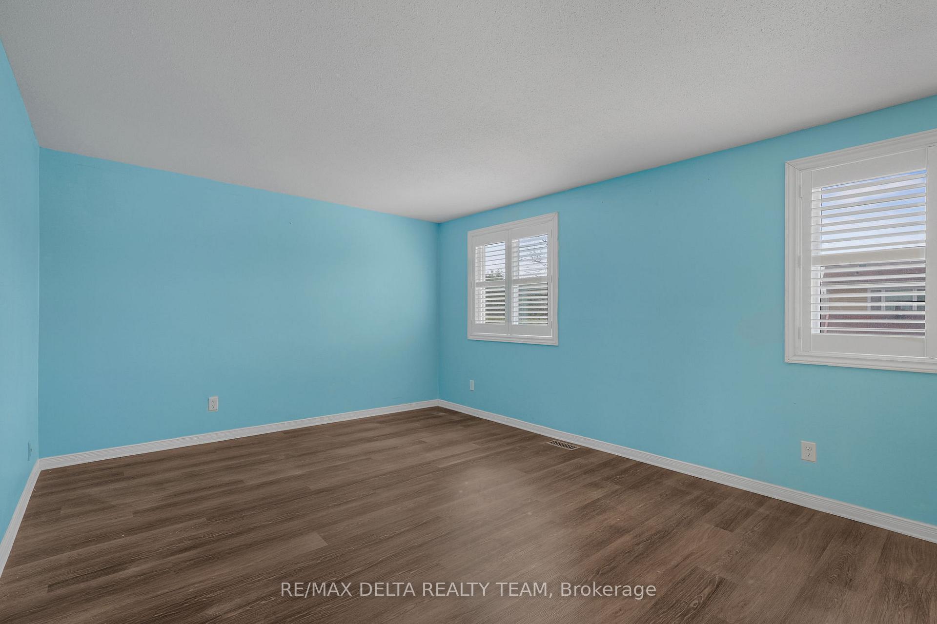 Photo 18 of 6043 Valley Field Crescent, Ottawa, Chapel Hill — HOMEH