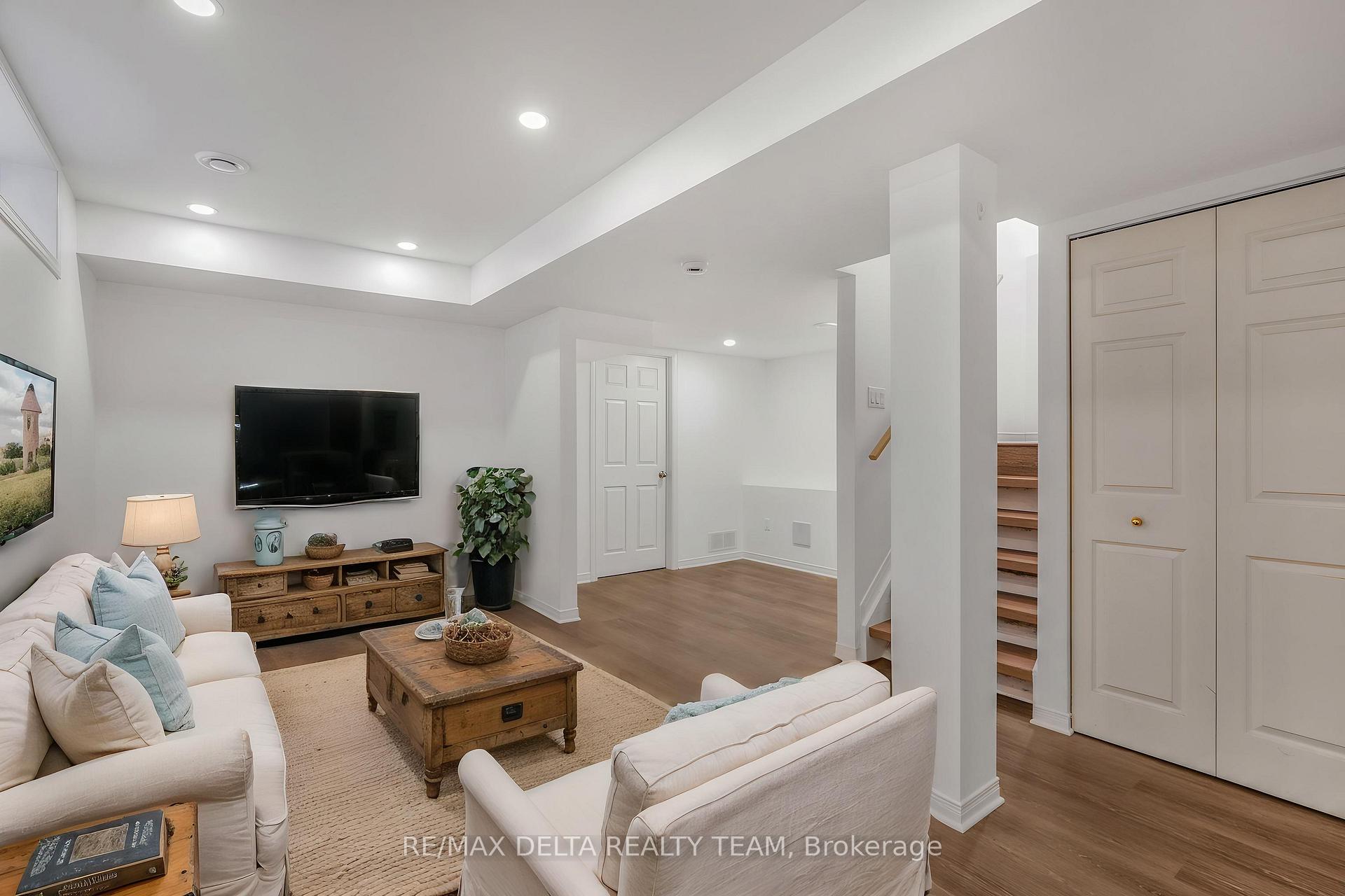 Photo 26 of 6043 Valley Field Crescent, Ottawa, Chapel Hill — HOMEH