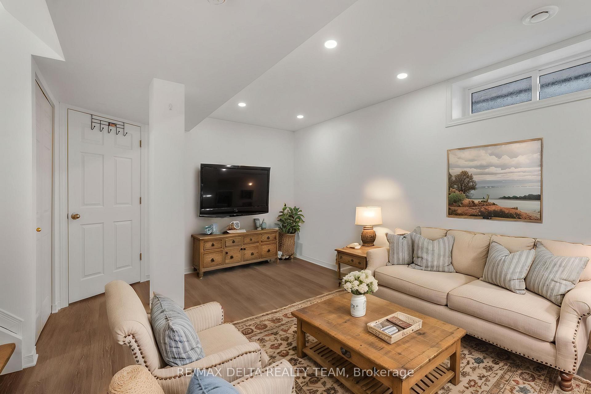 Photo 28 of 6043 Valley Field Crescent, Ottawa, Chapel Hill — HOMEH