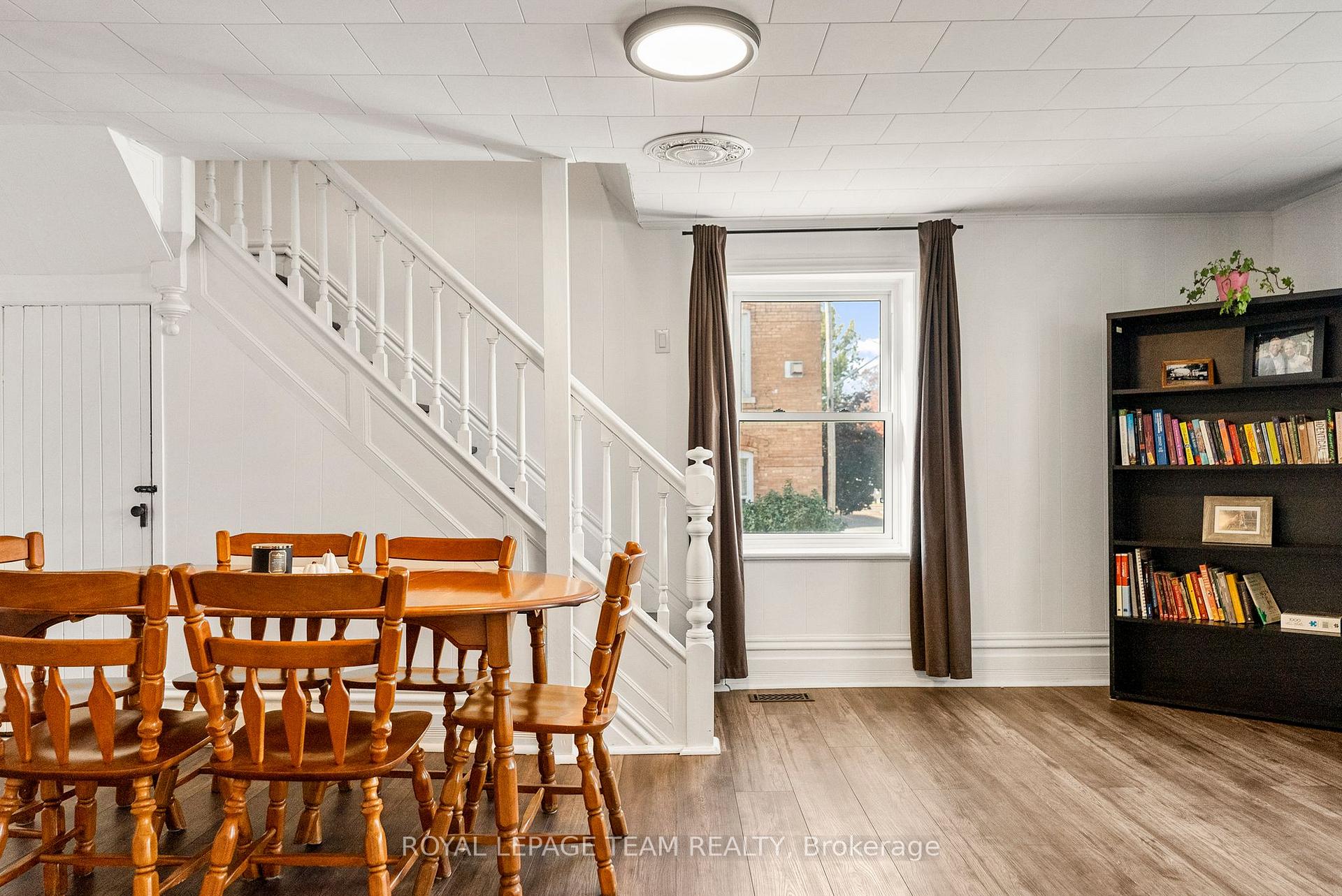 Photo 11 of 145 Munroe Avenue W, Renfrew, Renfrew — HOMEH