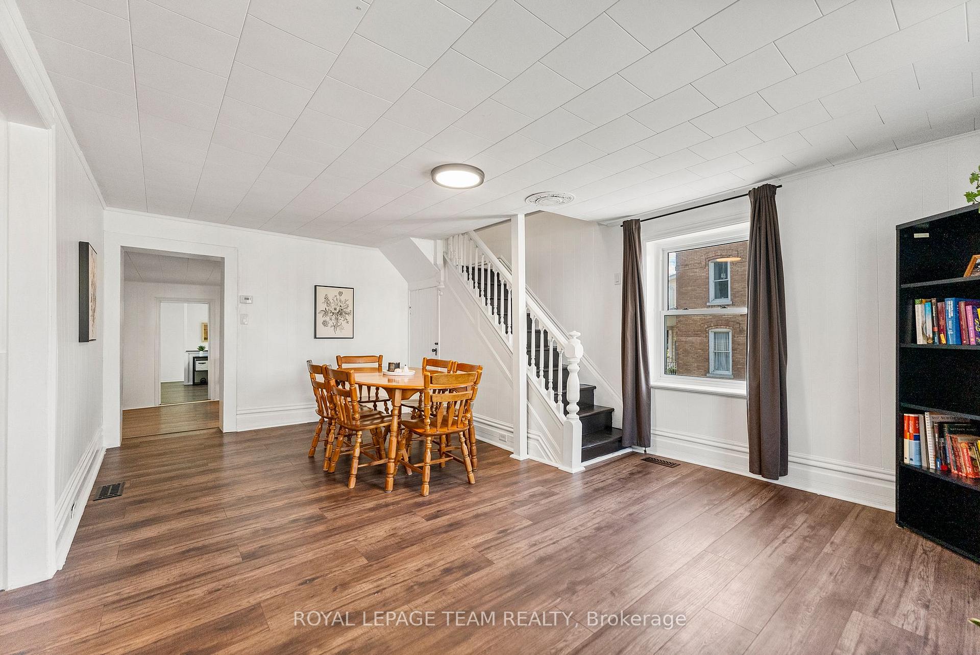 Photo 12 of 145 Munroe Avenue W, Renfrew, Renfrew — HOMEH