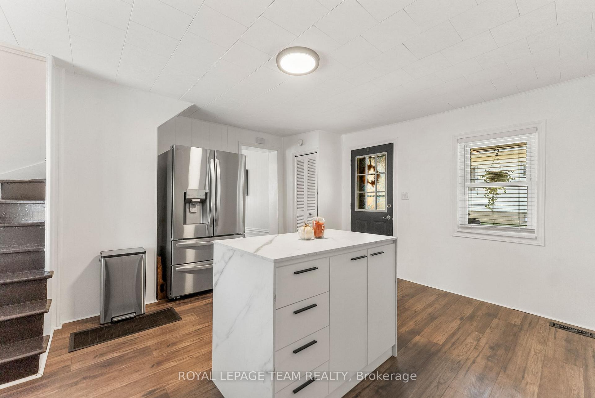 Photo 15 of 145 Munroe Avenue W, Renfrew, Renfrew — HOMEH