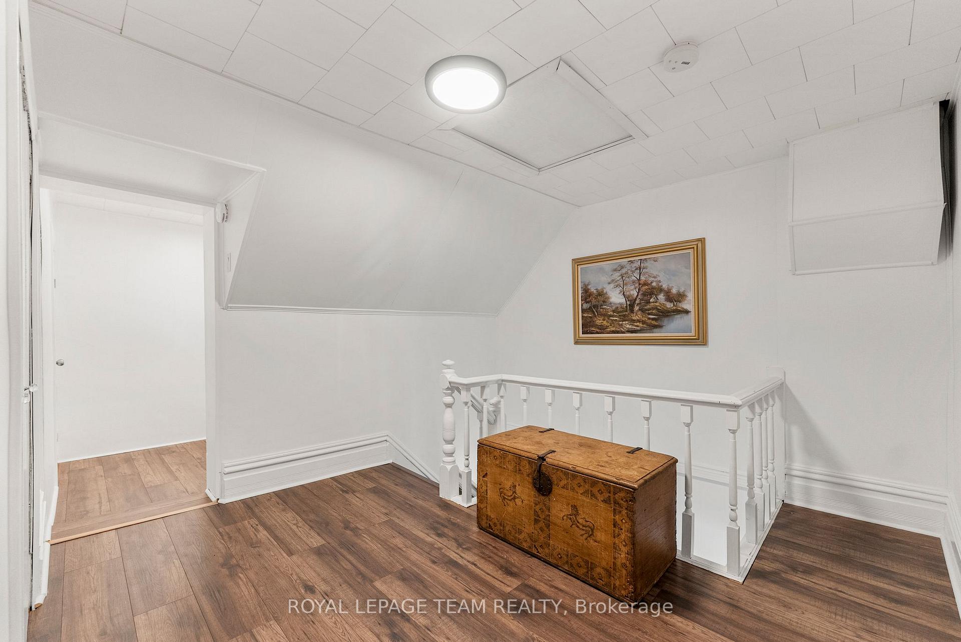 Photo 21 of 145 Munroe Avenue W, Renfrew, Renfrew — HOMEH