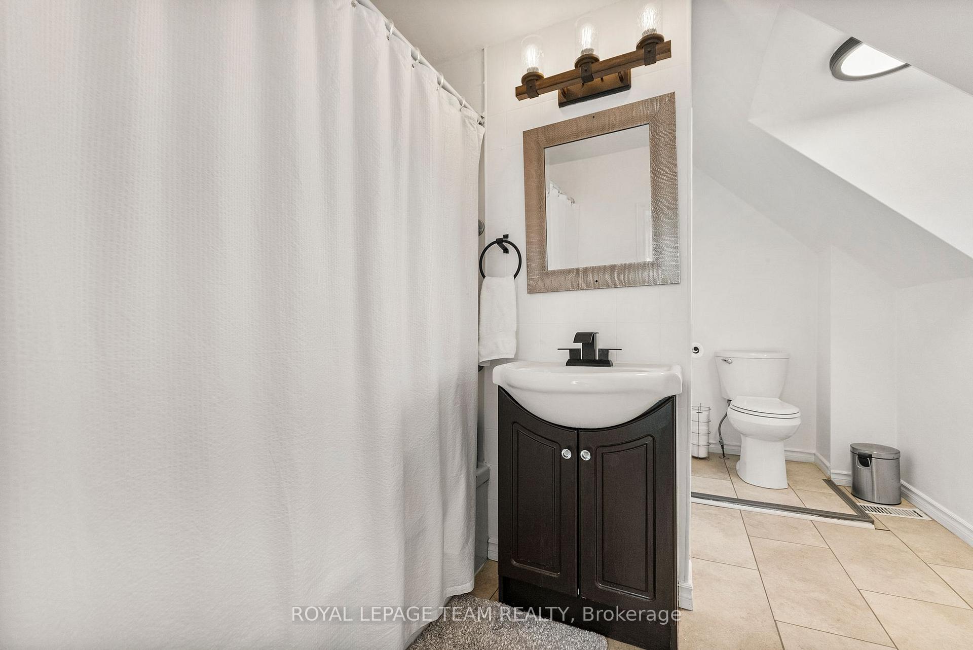 Photo 26 of 145 Munroe Avenue W, Renfrew, Renfrew — HOMEH