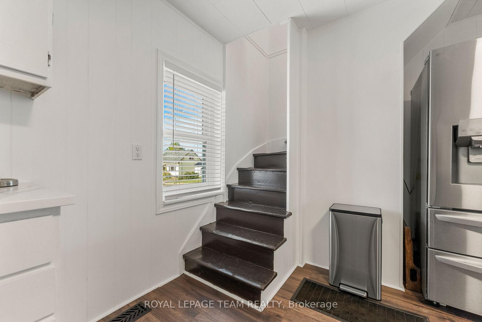 Photo 28 of 145 Munroe Avenue W, Renfrew, Renfrew — HOMEH
