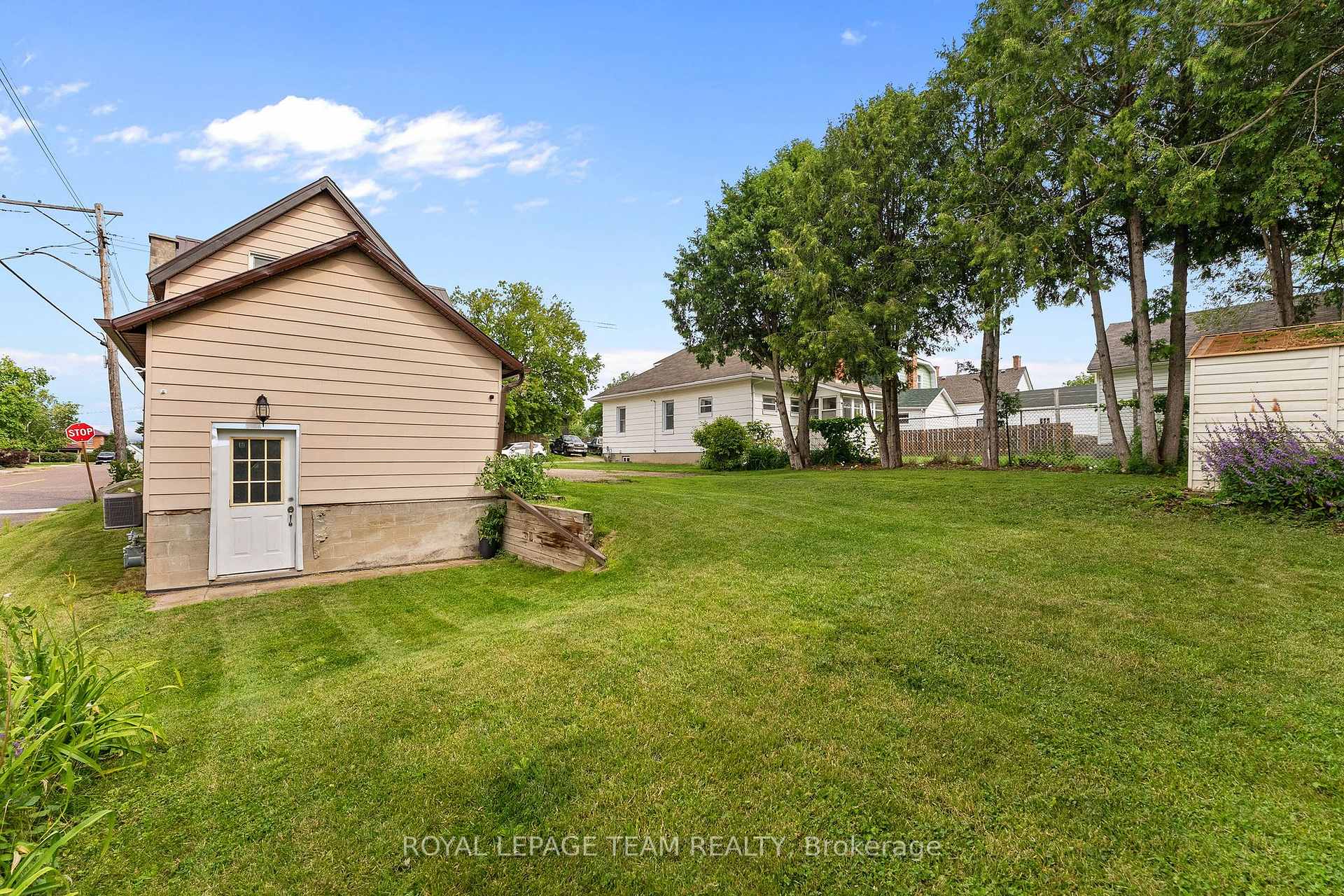 Photo 37 of 145 Munroe Avenue W, Renfrew, Renfrew — HOMEH