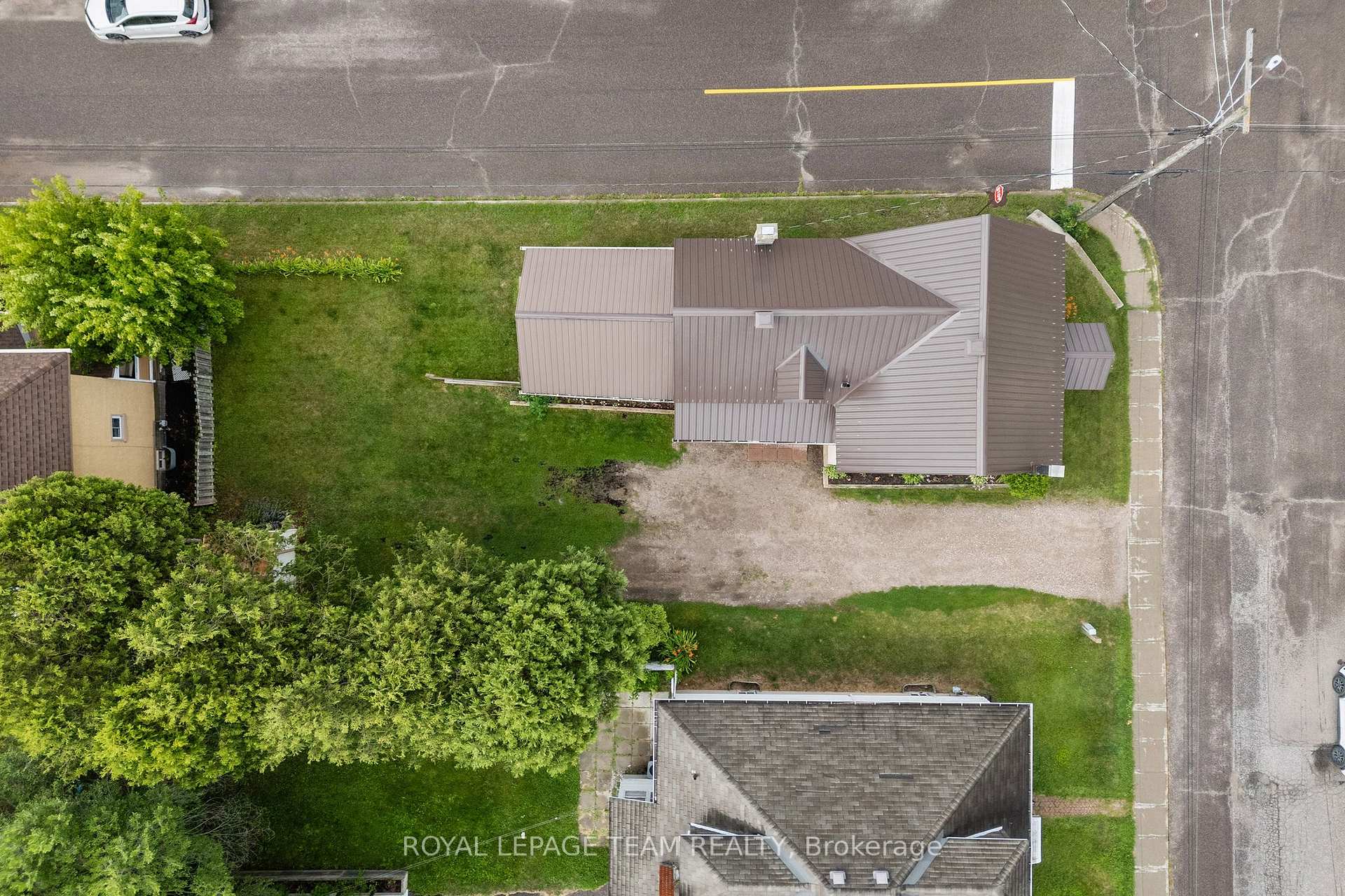 Photo 42 of 145 Munroe Avenue W, Renfrew, Renfrew — HOMEH