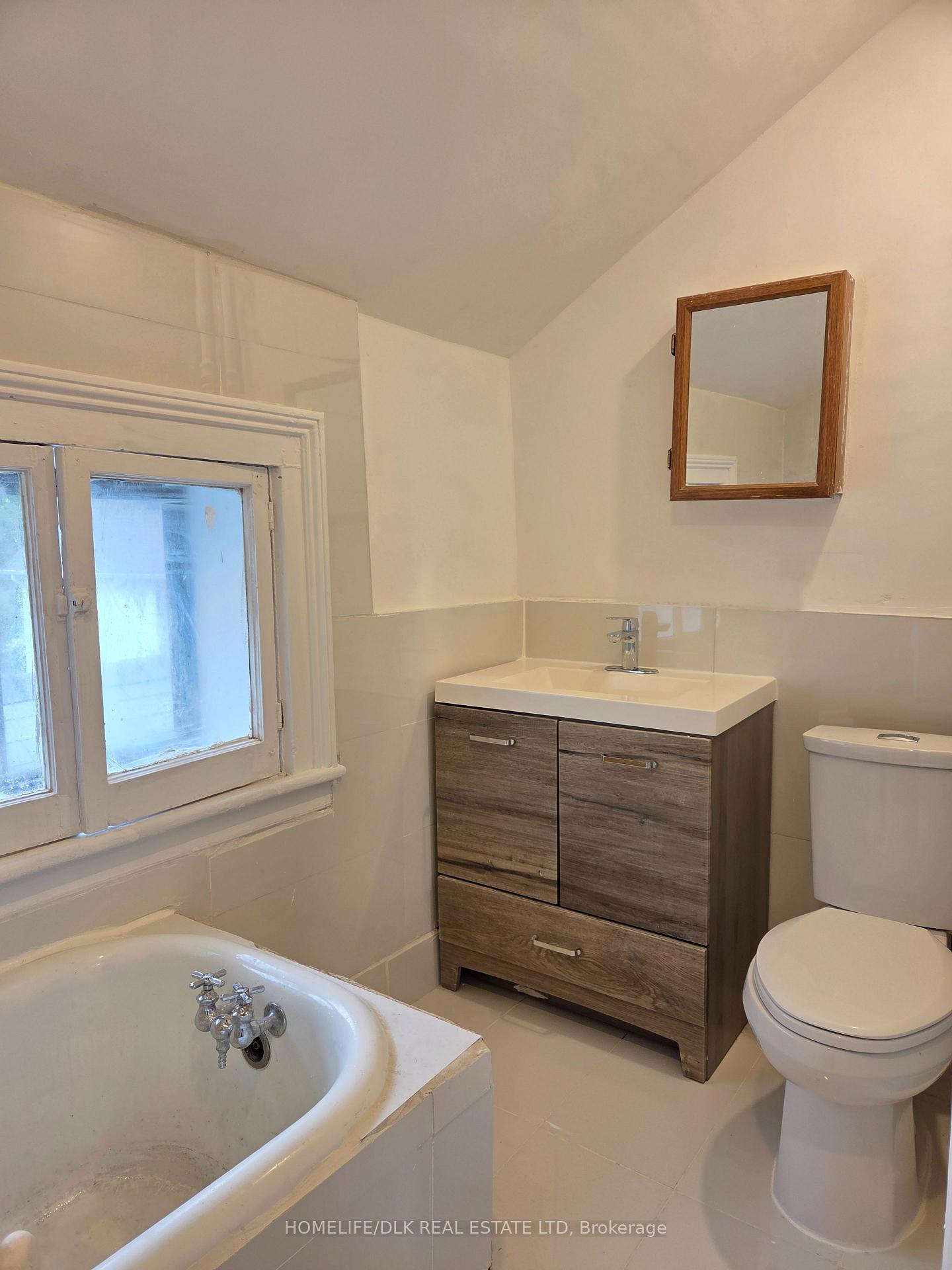 Photo 6 of Unit Unit 2, 105 Bethune Street, Brockville, Brockville — HOMEH