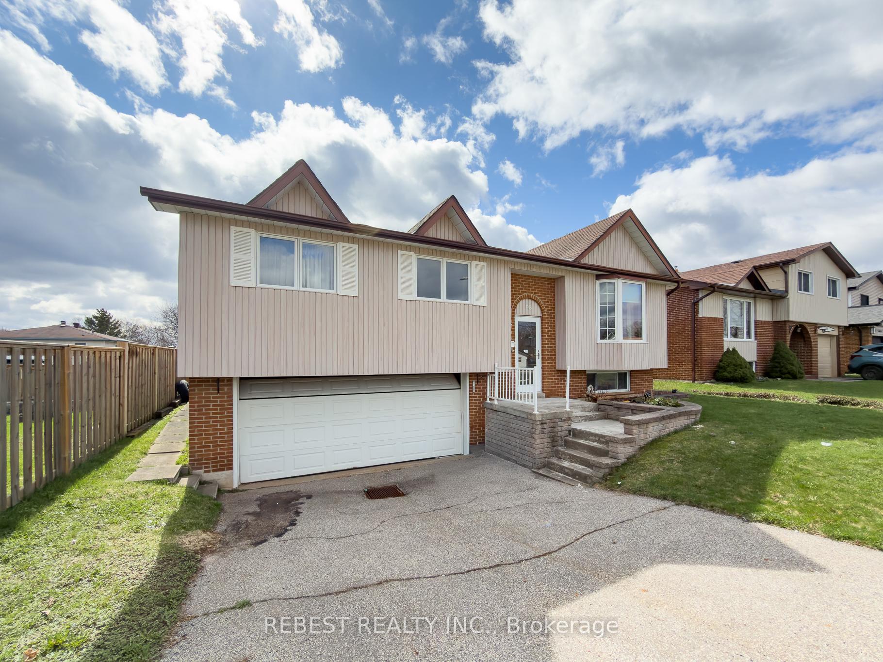 Photo 2 of 98 Cobblehill Road, Halton Hills, Acton — HOMEH