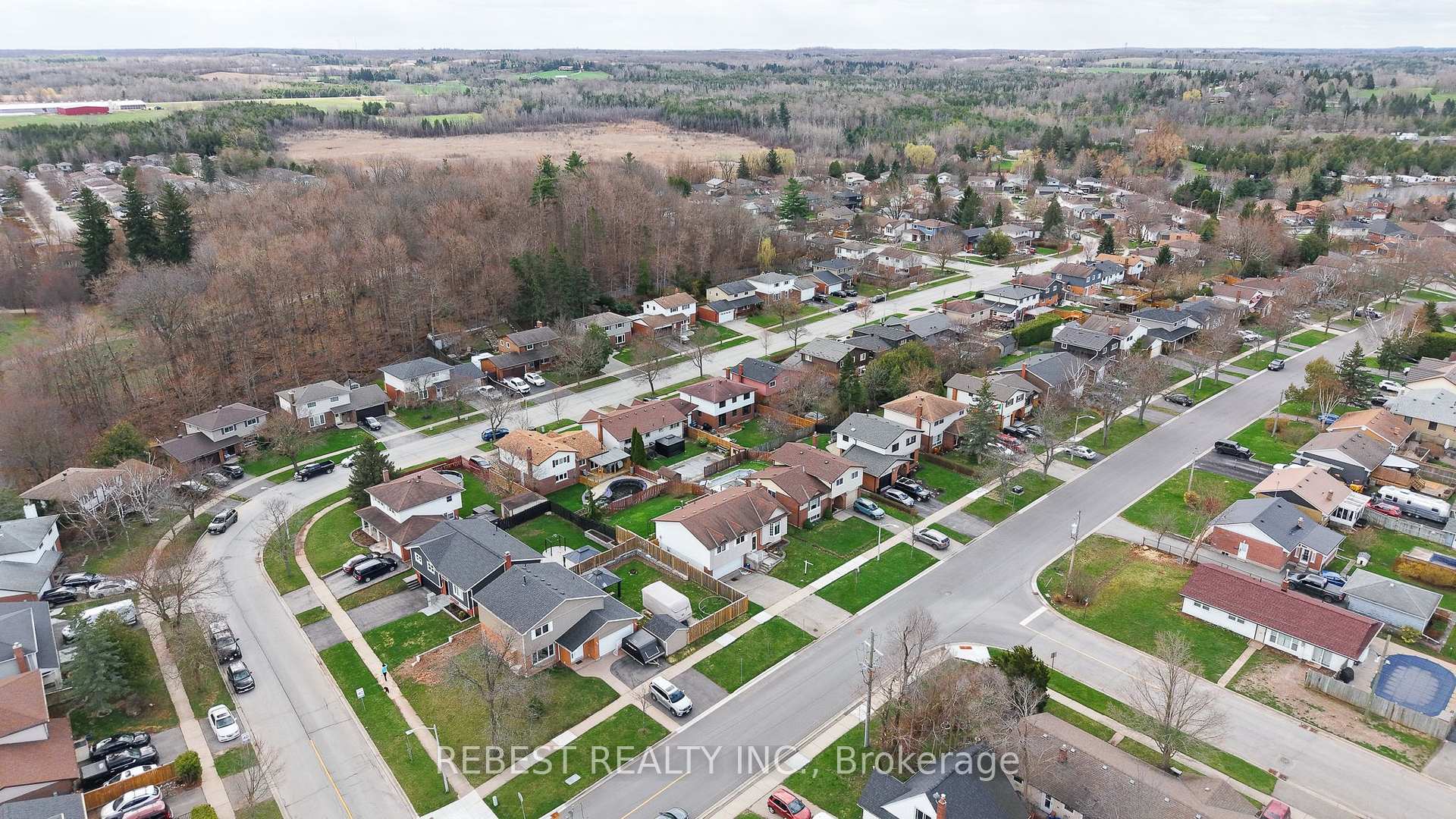 Photo 13 of 98 Cobblehill Road, Halton Hills, Acton — HOMEH