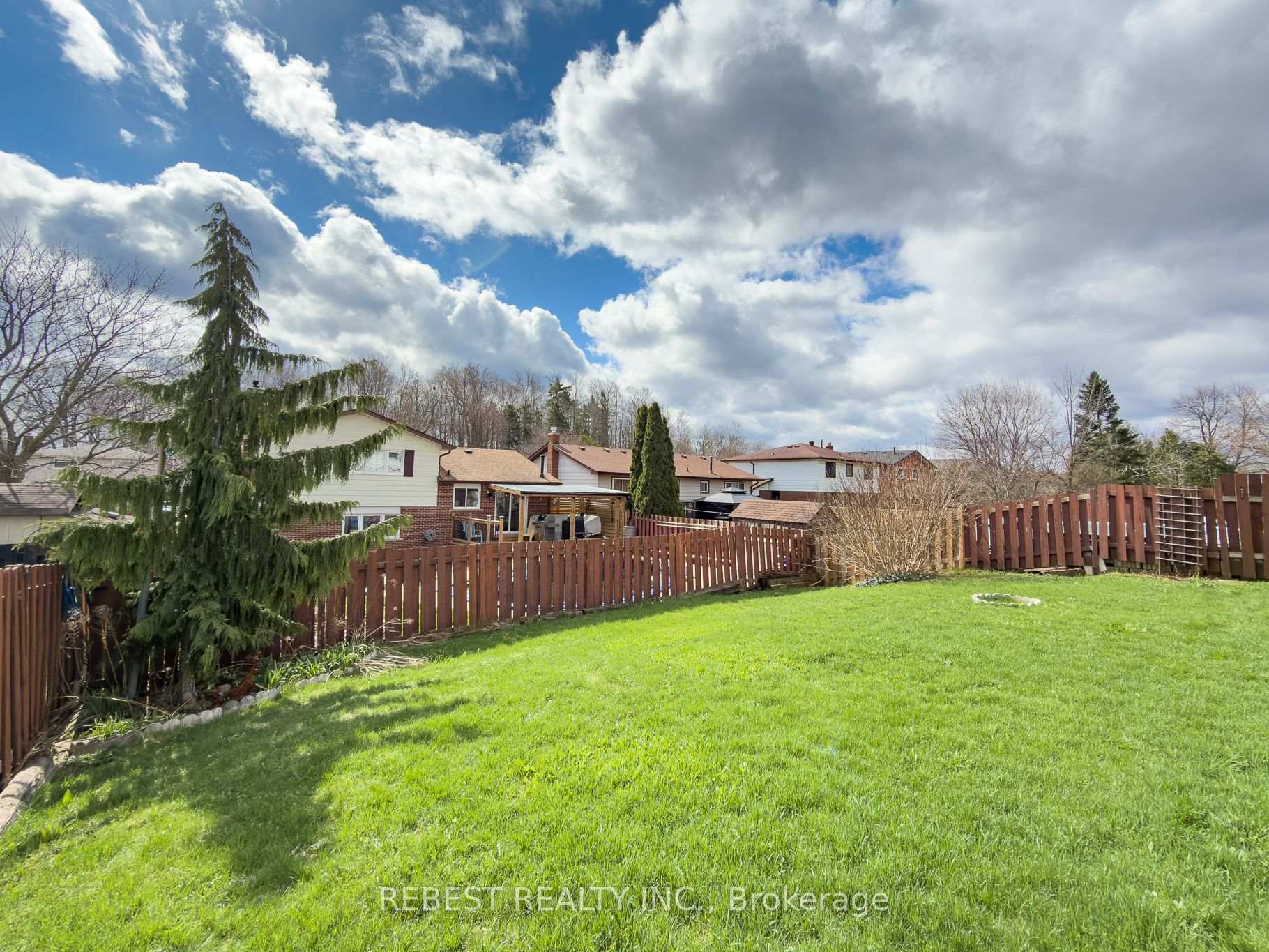 Photo 17 of 98 Cobblehill Road, Halton Hills, Acton — HOMEH