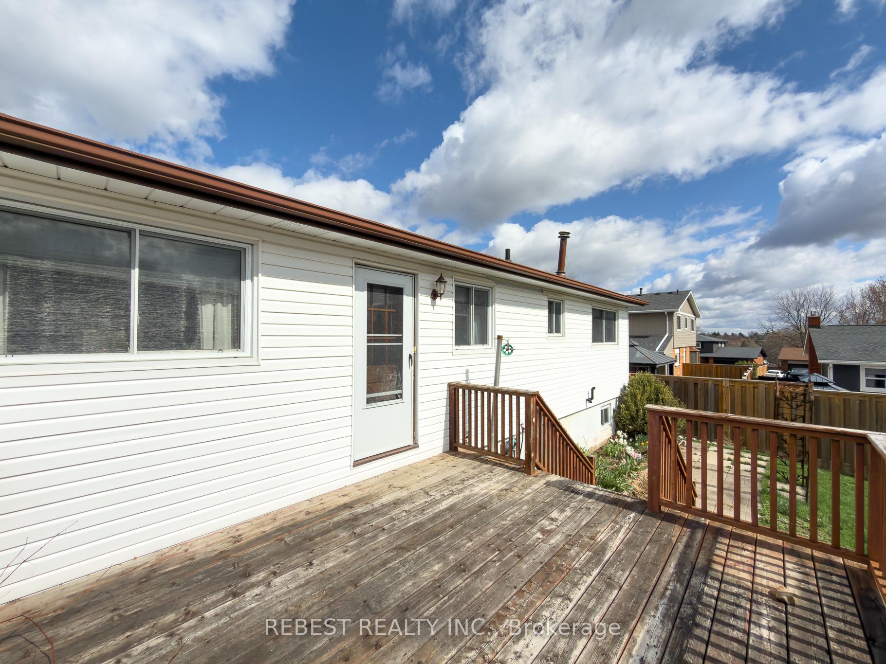 Photo 19 of 98 Cobblehill Road, Halton Hills, Acton — HOMEH