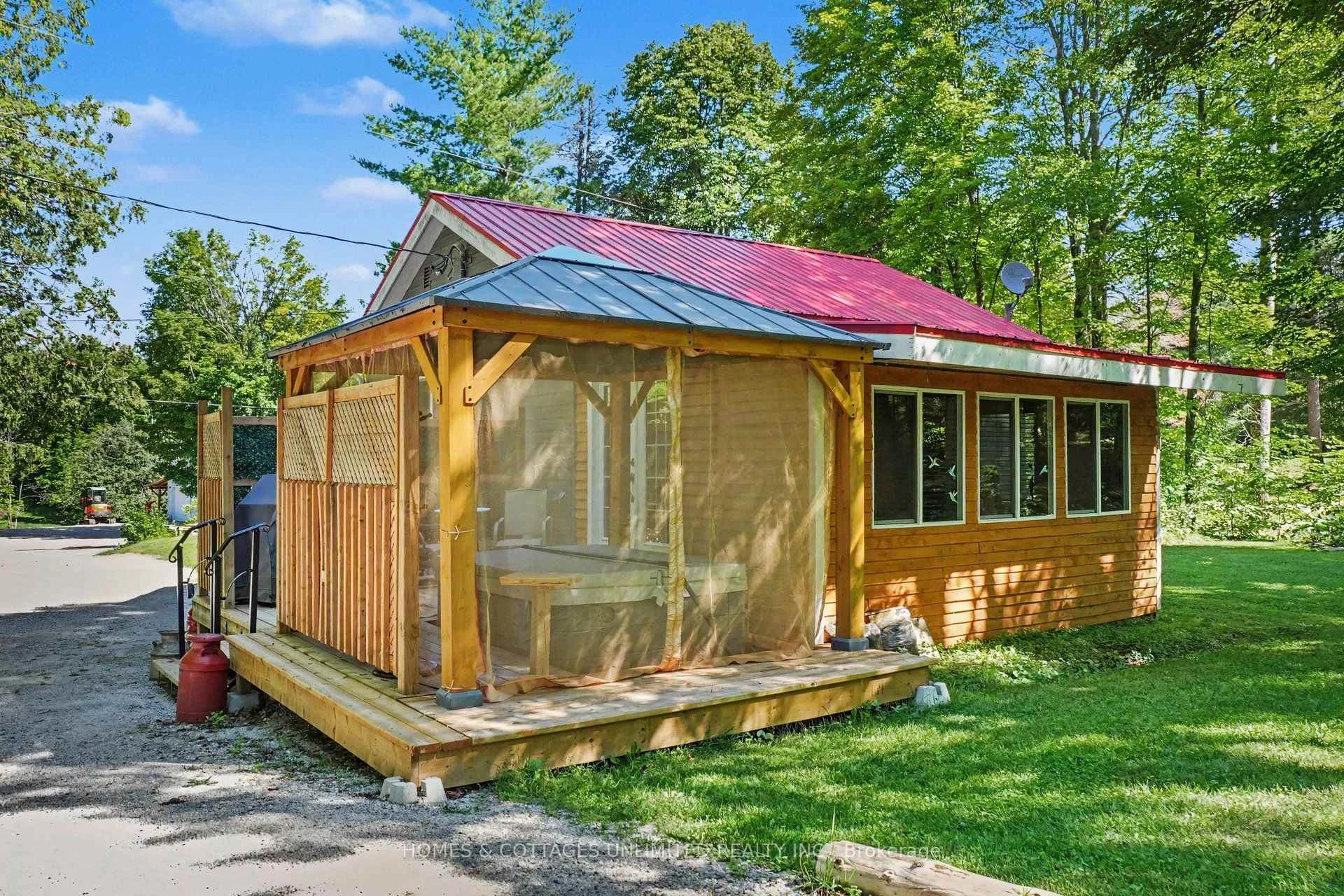 Photo 3 of 10110 509 Road N, Frontenac, Frontenac North — HOMEH
