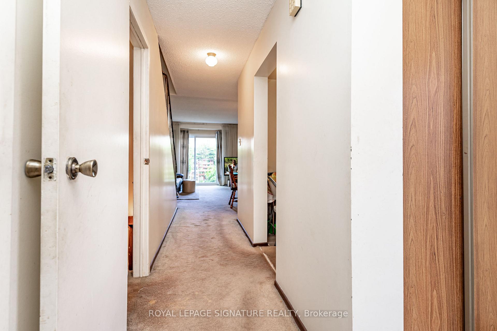 Photo 4 of 4040 Silverhaze Road, Mississauga, Rathwood — HOMEH