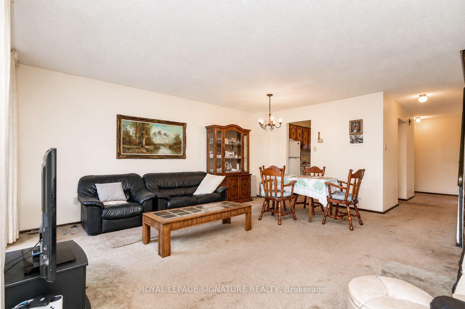 Photo 5 of 4040 Silverhaze Road, Mississauga, Rathwood — HOMEH