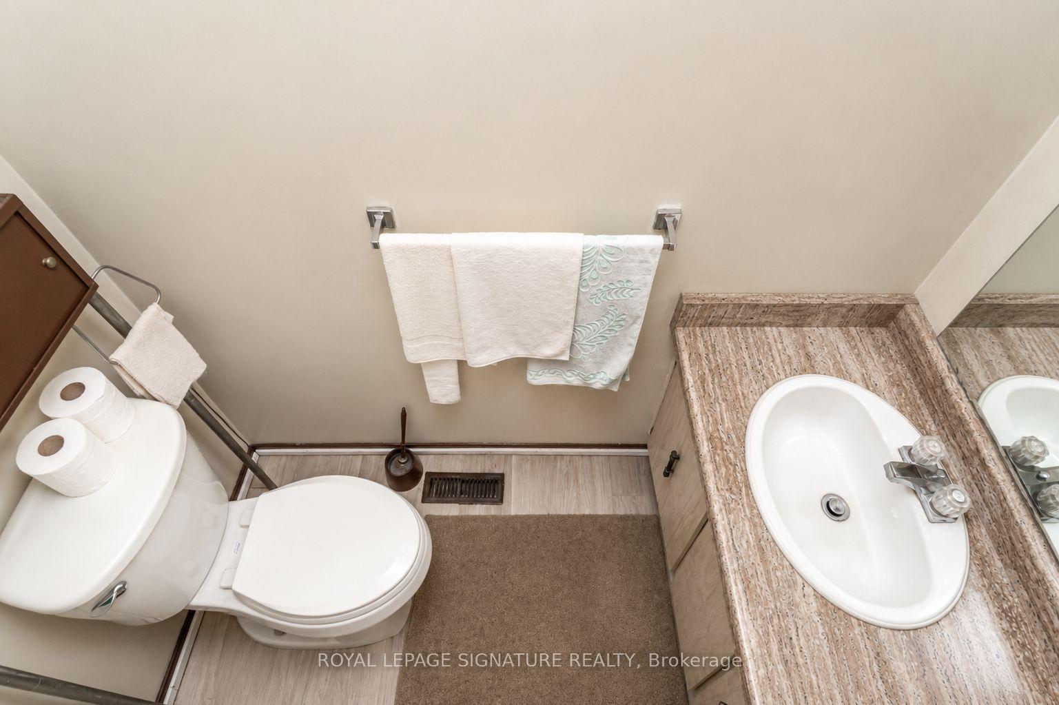 Photo 10 of 4040 Silverhaze Road, Mississauga, Rathwood — HOMEH