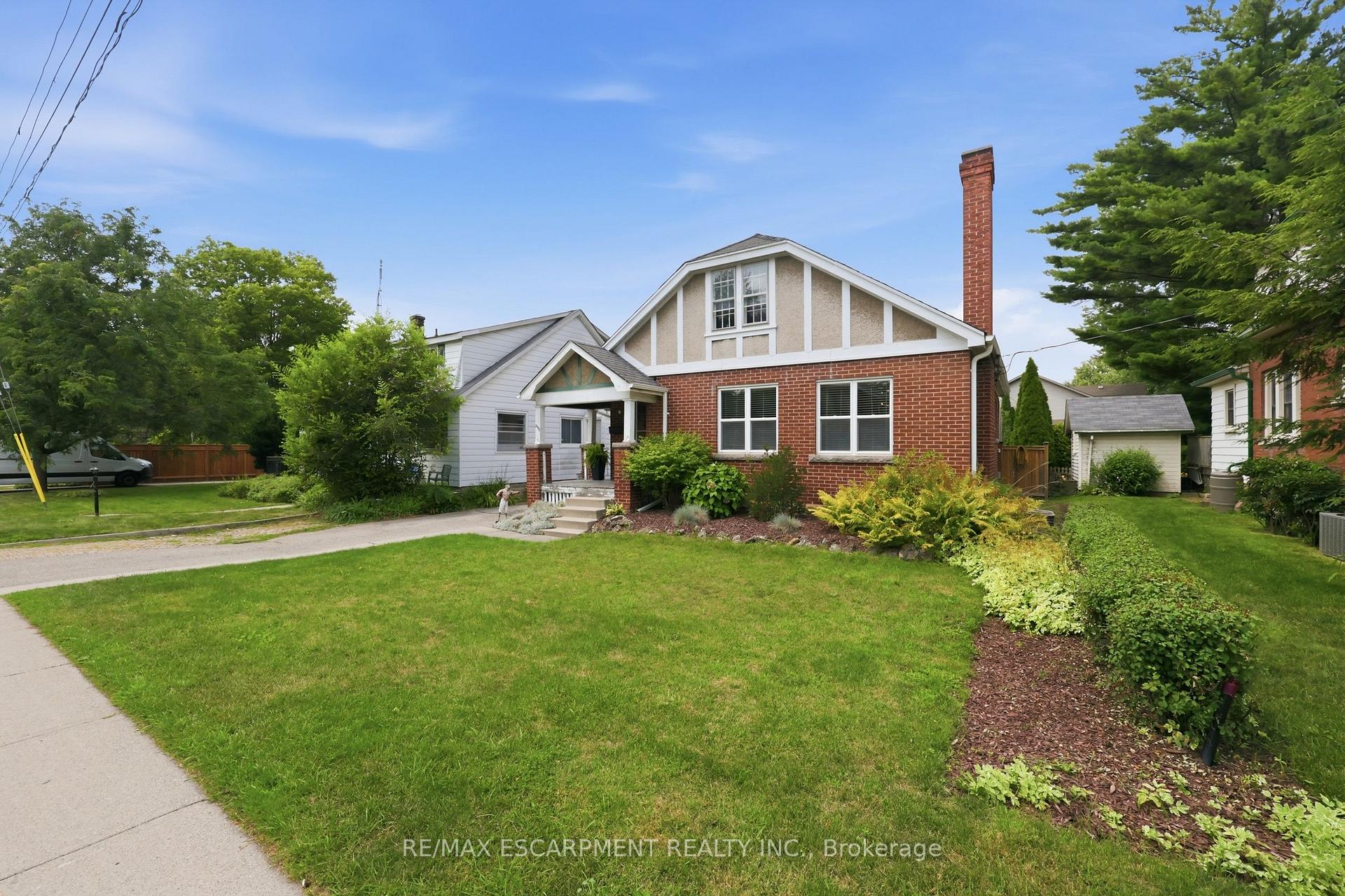 Photo 5 of 2153 Caroline Street, Burlington, Roseland — HOMEH