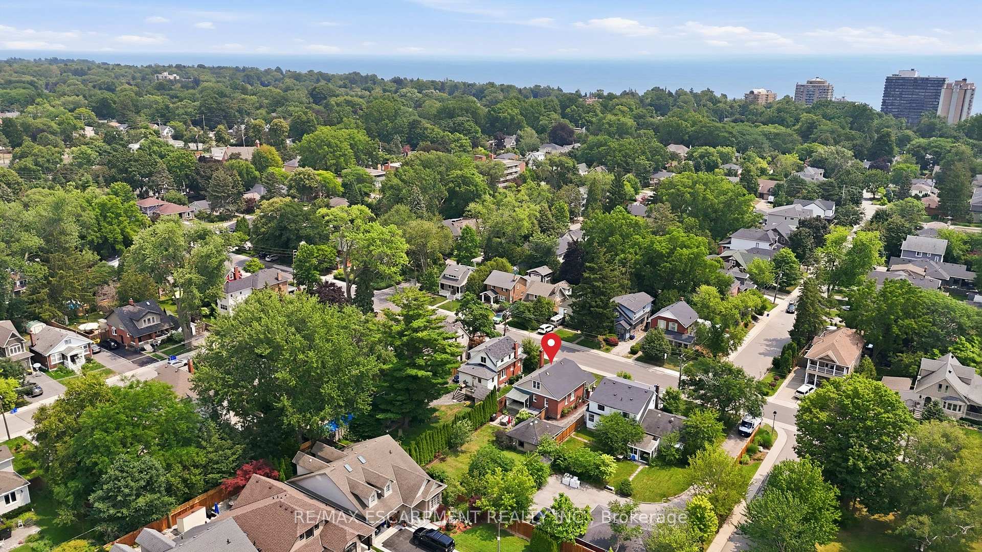 Photo 9 of 2153 Caroline Street, Burlington, Roseland — HOMEH