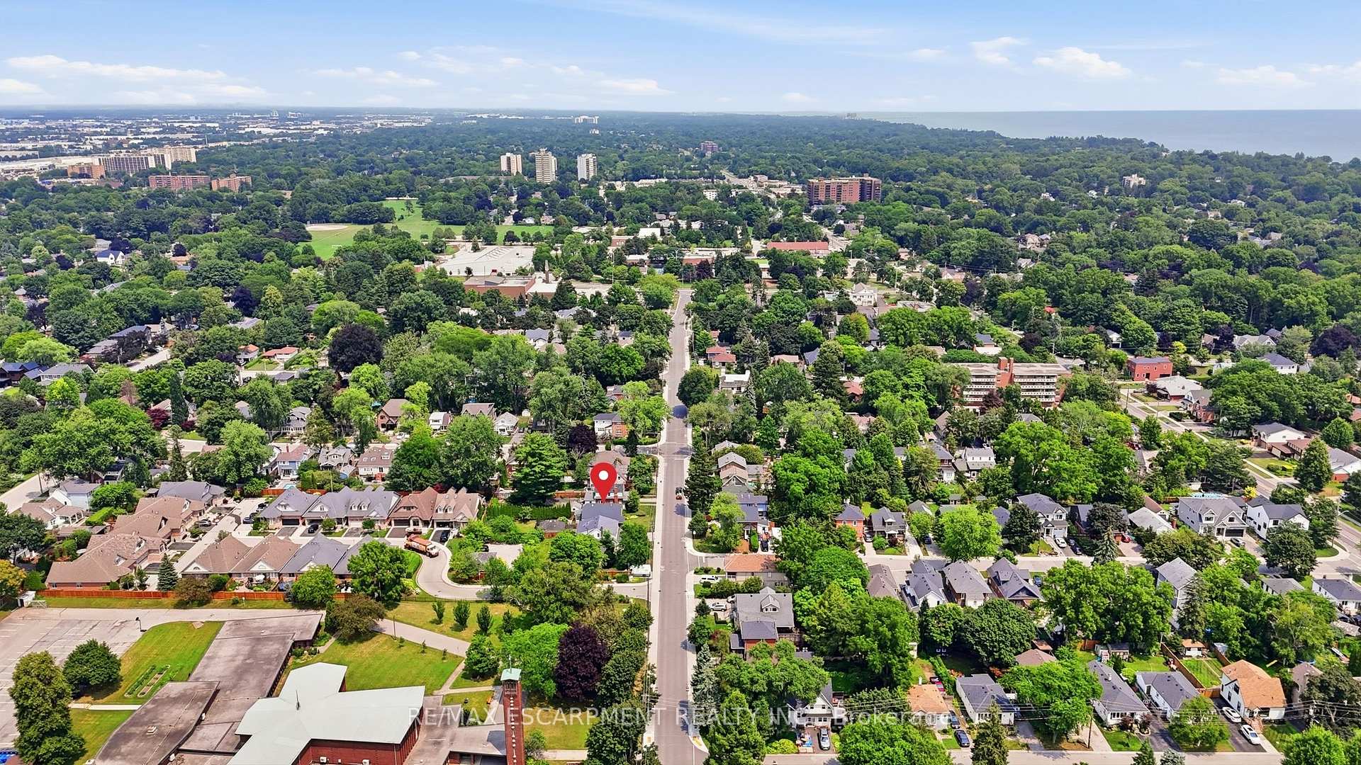 Photo 10 of 2153 Caroline Street, Burlington, Roseland — HOMEH