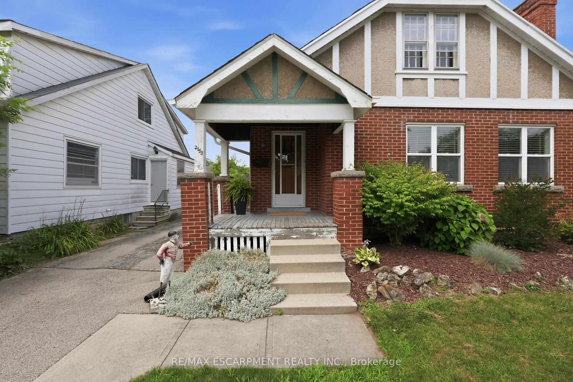 Photo 13 of 2153 Caroline Street, Burlington, Roseland — HOMEH