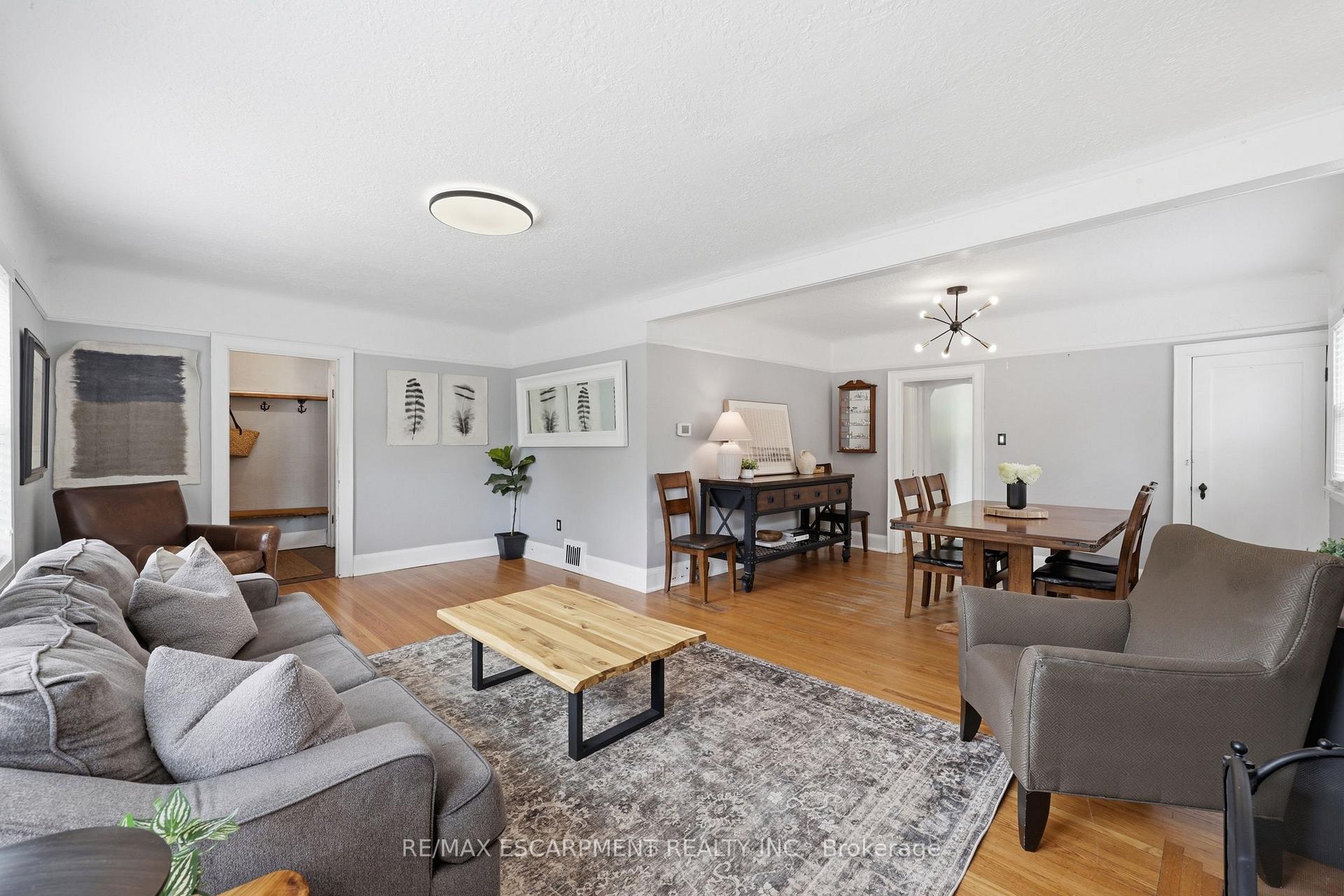 Photo 21 of 2153 Caroline Street, Burlington, Roseland — HOMEH