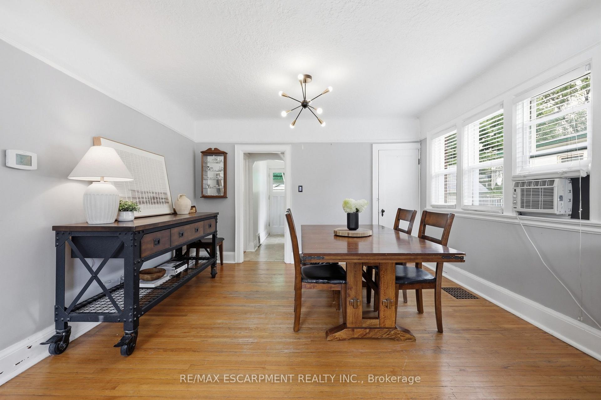Photo 22 of 2153 Caroline Street, Burlington, Roseland — HOMEH