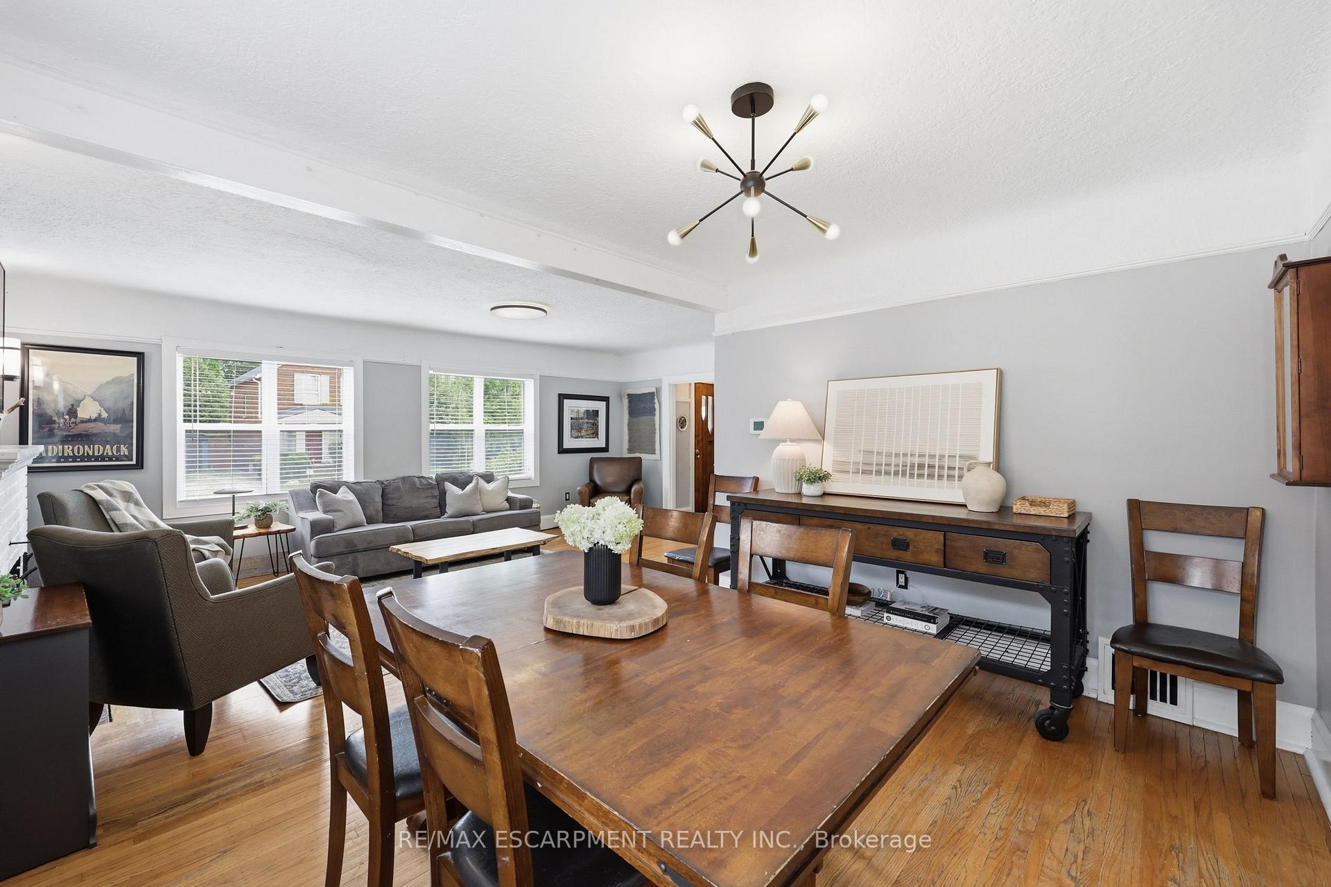 Photo 23 of 2153 Caroline Street, Burlington, Roseland — HOMEH