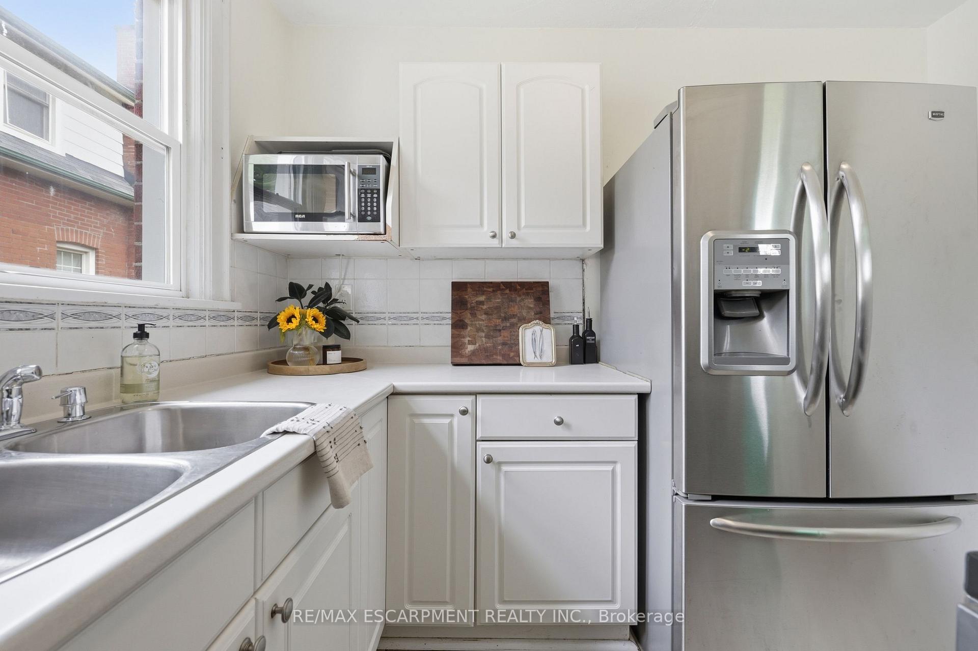 Photo 26 of 2153 Caroline Street, Burlington, Roseland — HOMEH