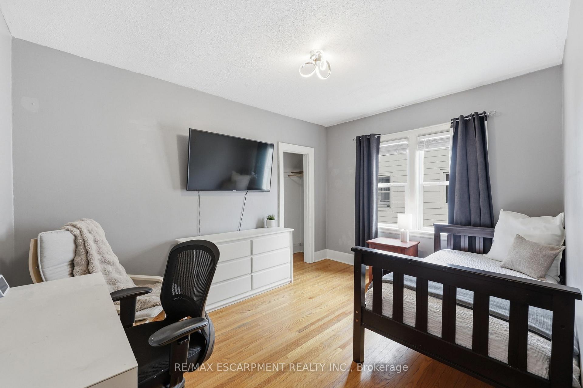 Photo 29 of 2153 Caroline Street, Burlington, Roseland — HOMEH