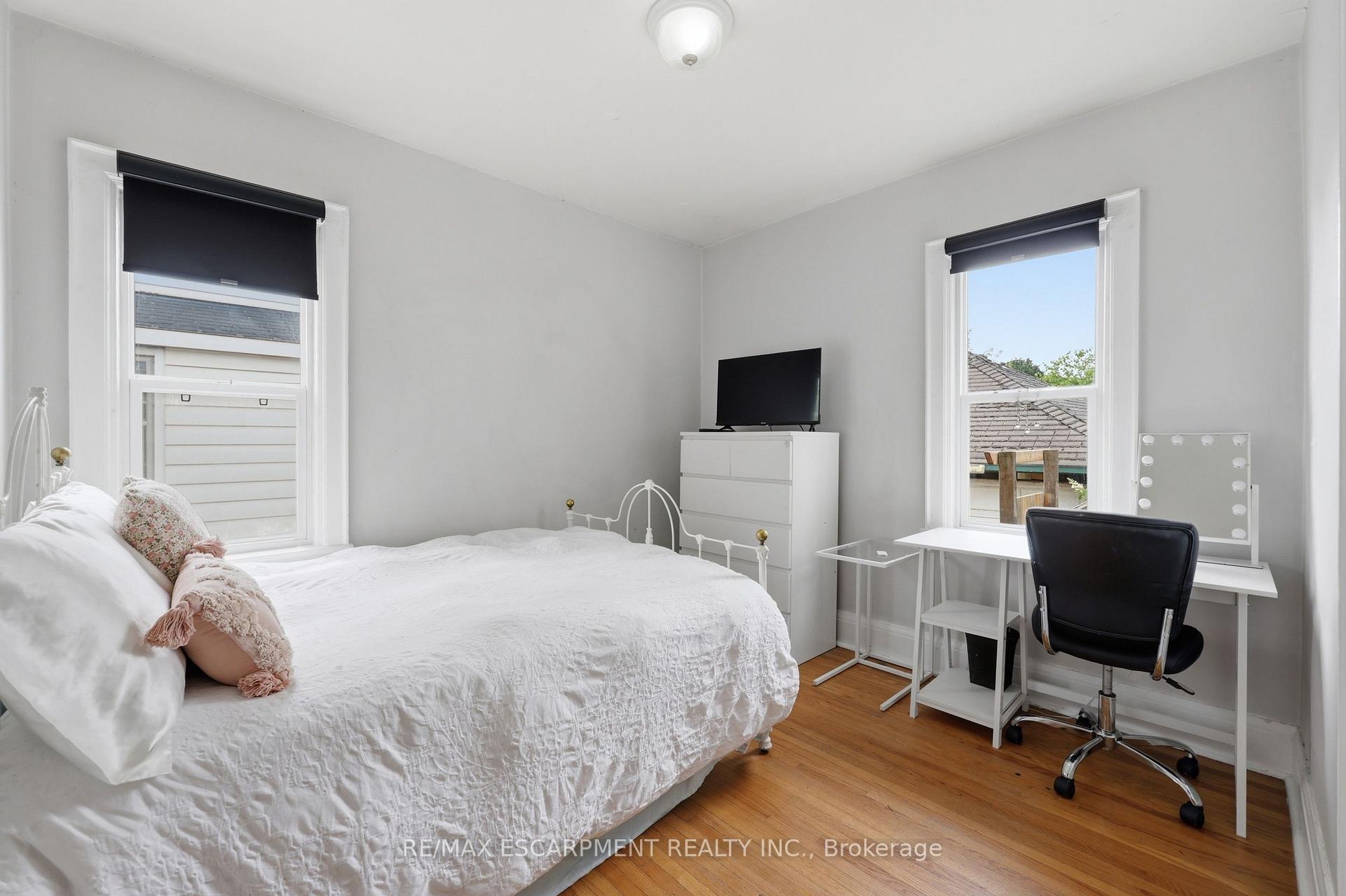 Photo 31 of 2153 Caroline Street, Burlington, Roseland — HOMEH