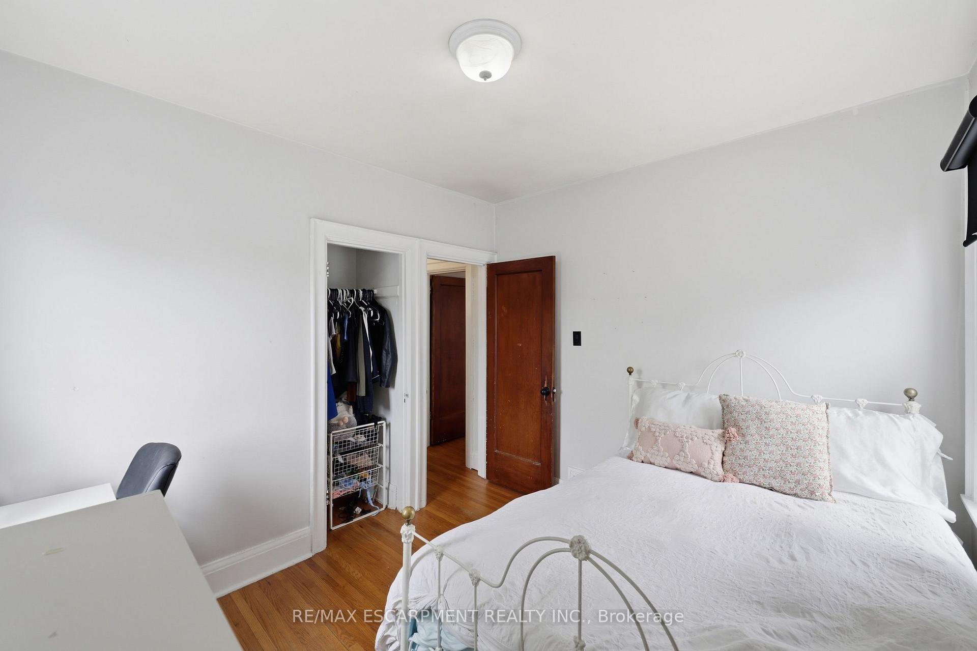 Photo 32 of 2153 Caroline Street, Burlington, Roseland — HOMEH