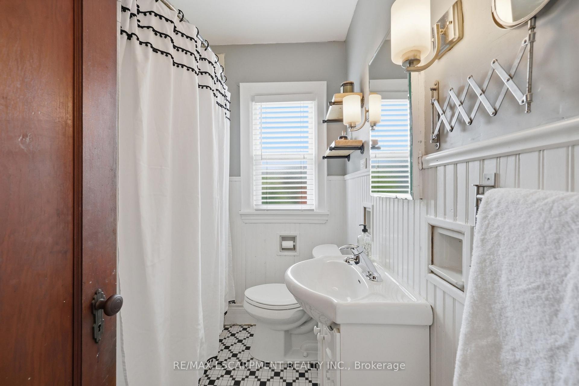 Photo 34 of 2153 Caroline Street, Burlington, Roseland — HOMEH