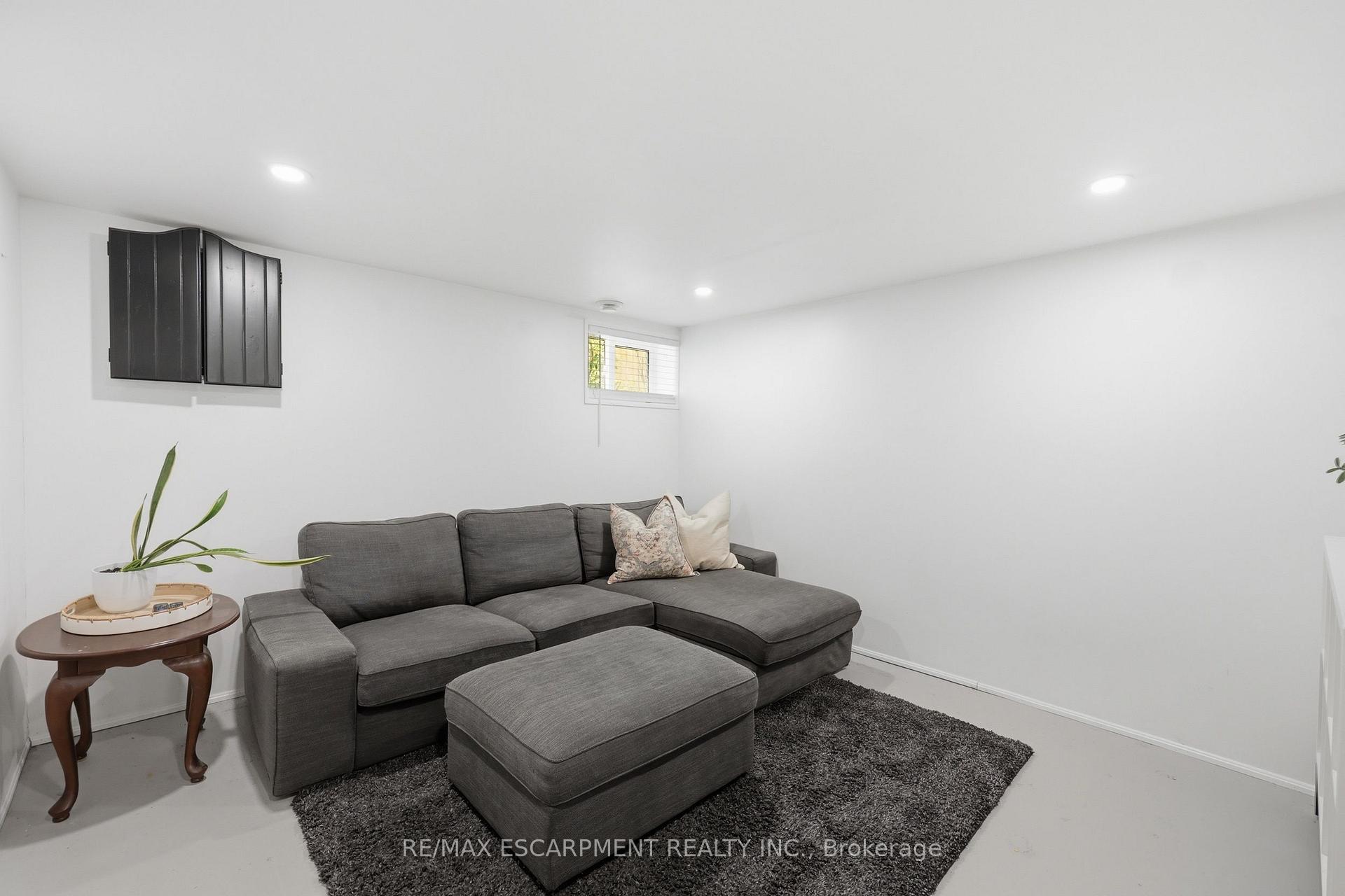 Photo 36 of 2153 Caroline Street, Burlington, Roseland — HOMEH