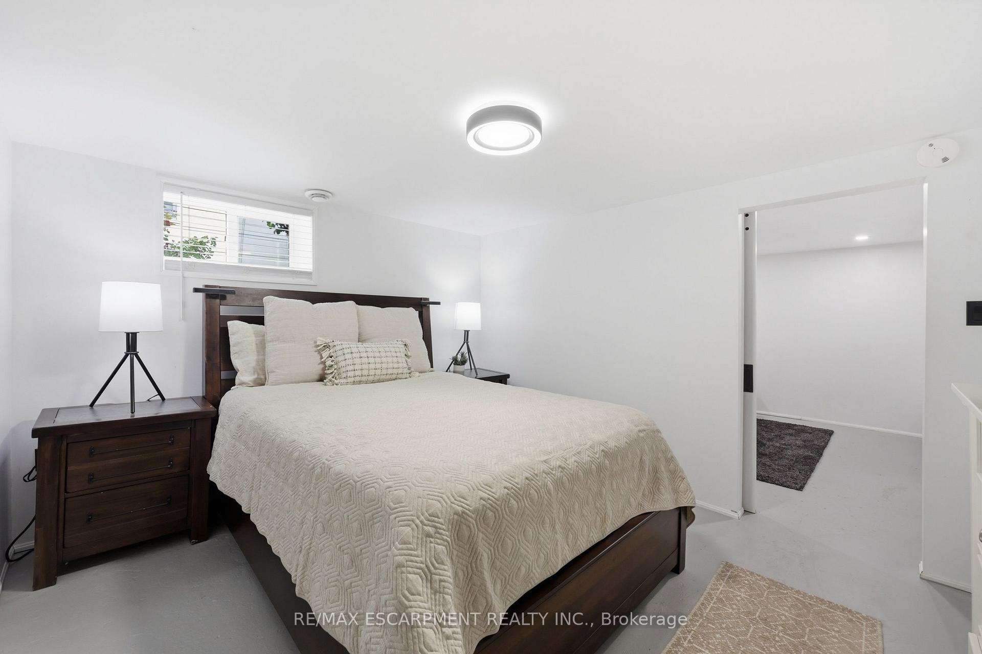 Photo 38 of 2153 Caroline Street, Burlington, Roseland — HOMEH