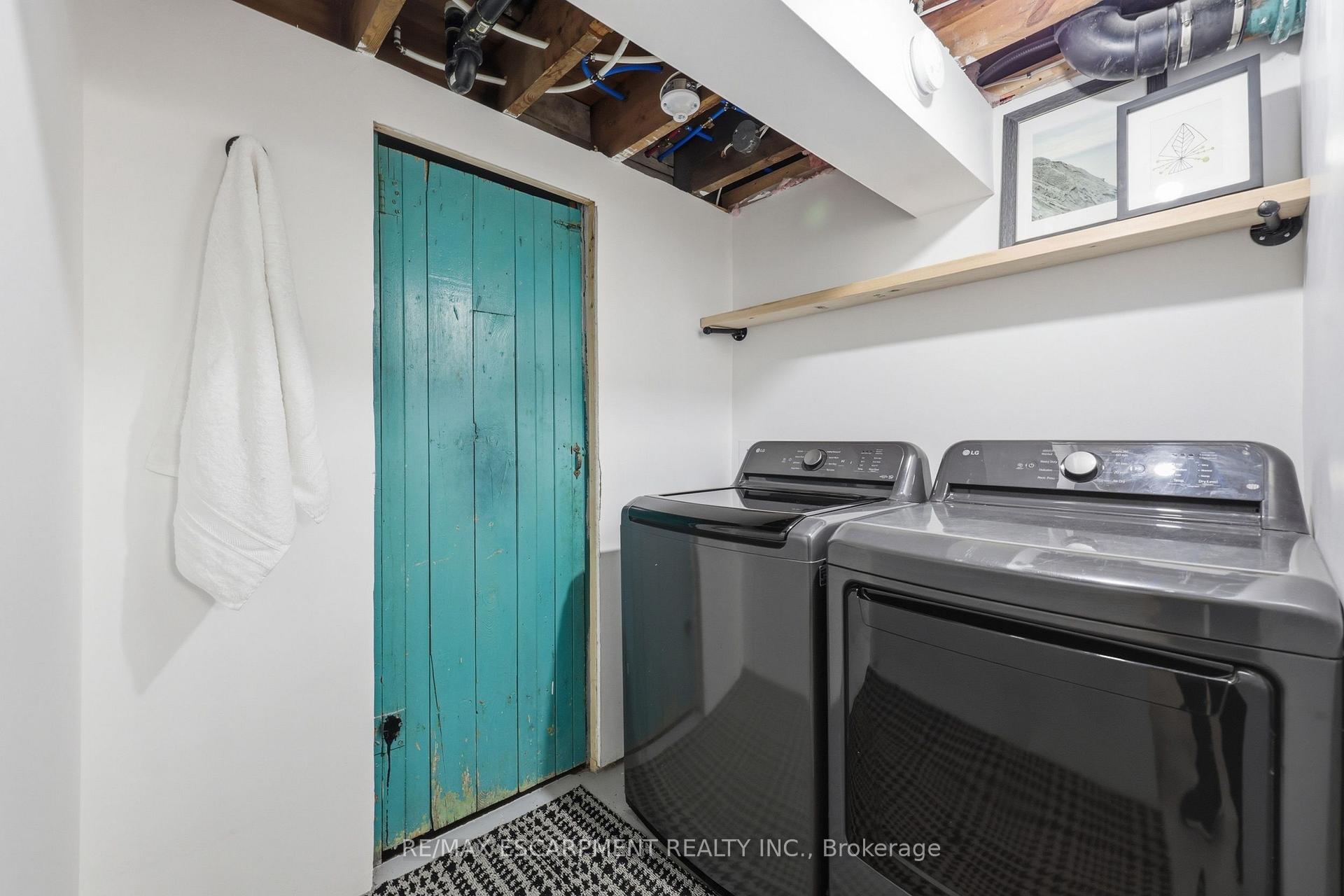 Photo 43 of 2153 Caroline Street, Burlington, Roseland — HOMEH