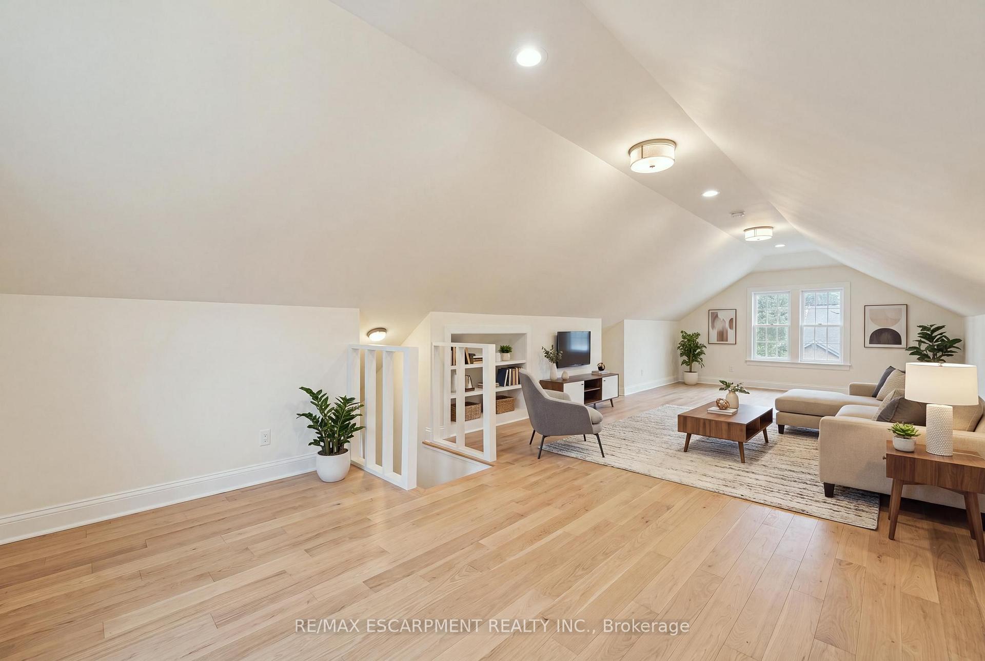 Photo 45 of 2153 Caroline Street, Burlington, Roseland — HOMEH
