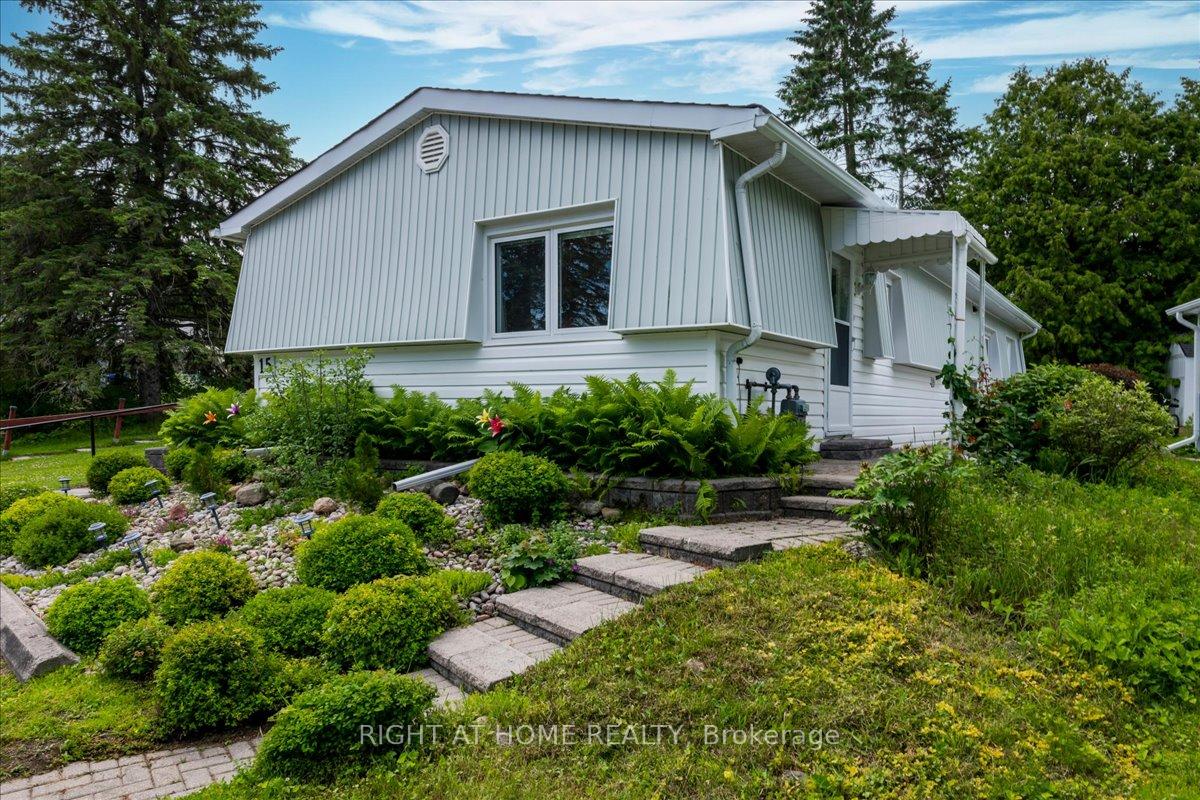 Photo 24 of 15 Flora Drive, Innisfil, Rural Innisfil — HOMEH