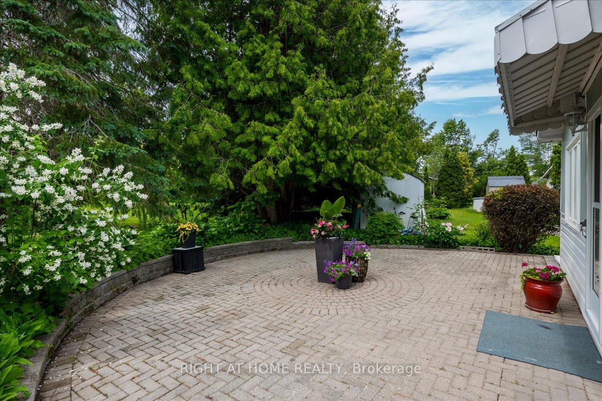 Photo 26 of 15 Flora Drive, Innisfil, Rural Innisfil — HOMEH