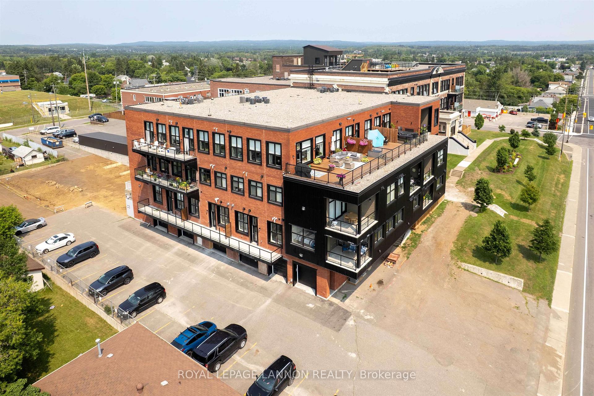 Photo 3 of Unit 3414, 96 High Street N, Thunder Bay, College Heights — HOMEH