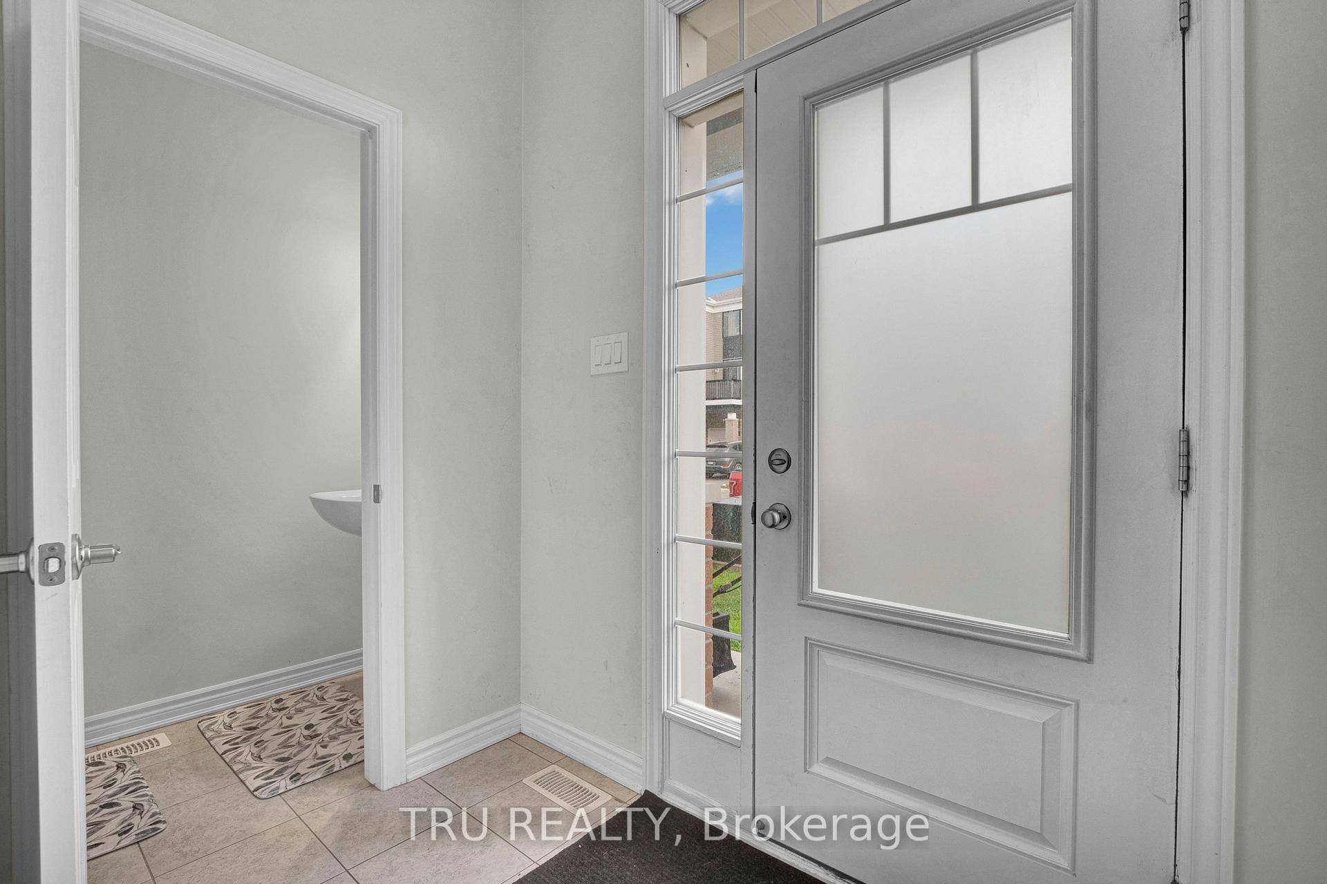 Photo 2 of 71 Caspian Row, Ottawa, Kanata - Emerald Meadows/Trailwest — HOMEH