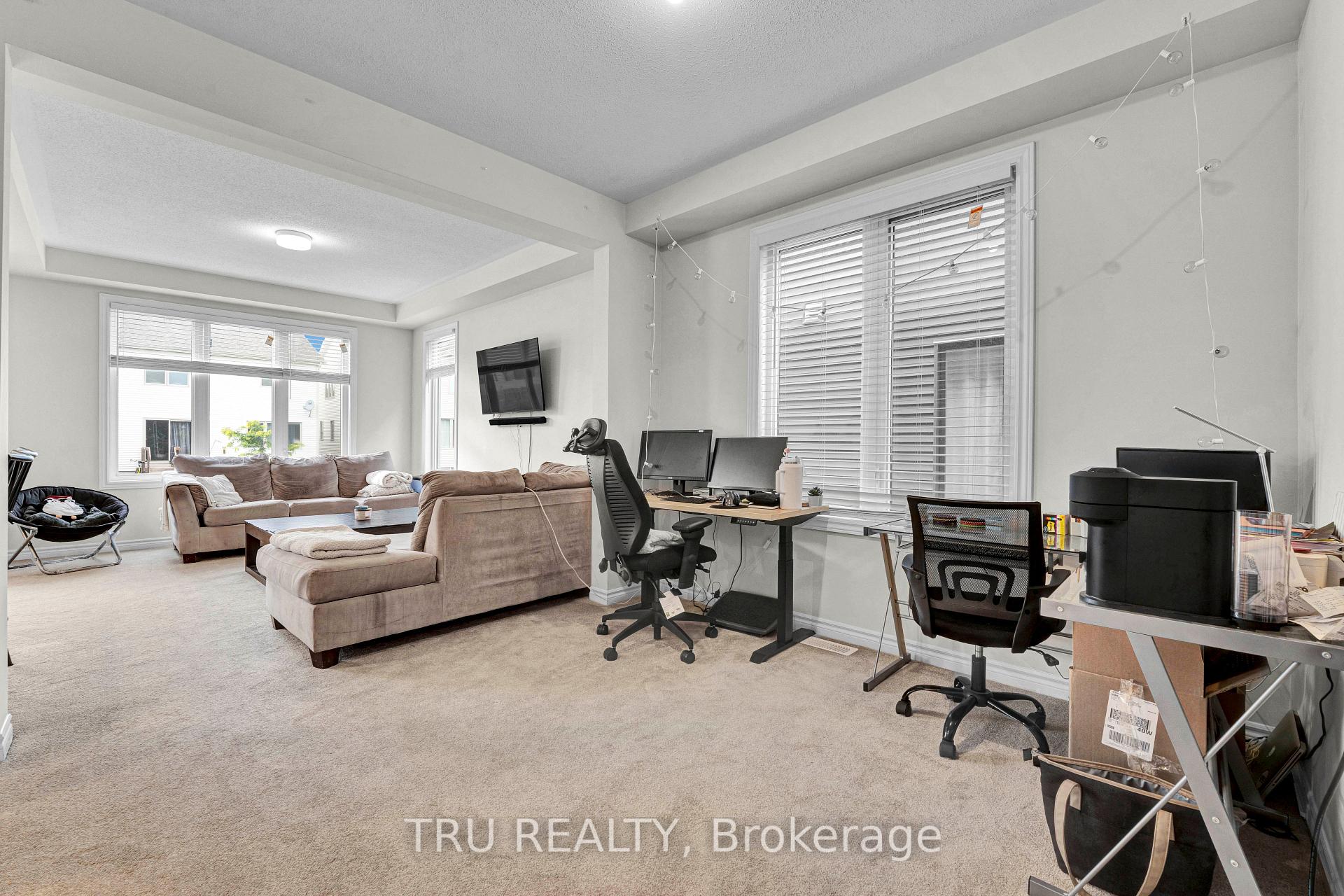 Photo 5 of 71 Caspian Row, Ottawa, Kanata - Emerald Meadows/Trailwest — HOMEH