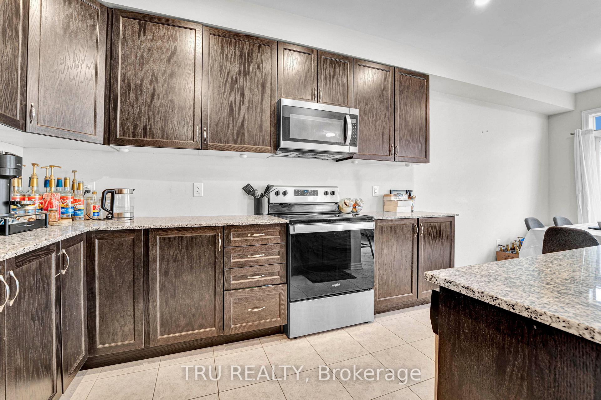 Photo 17 of 71 Caspian Row, Ottawa, Kanata - Emerald Meadows/Trailwest — HOMEH