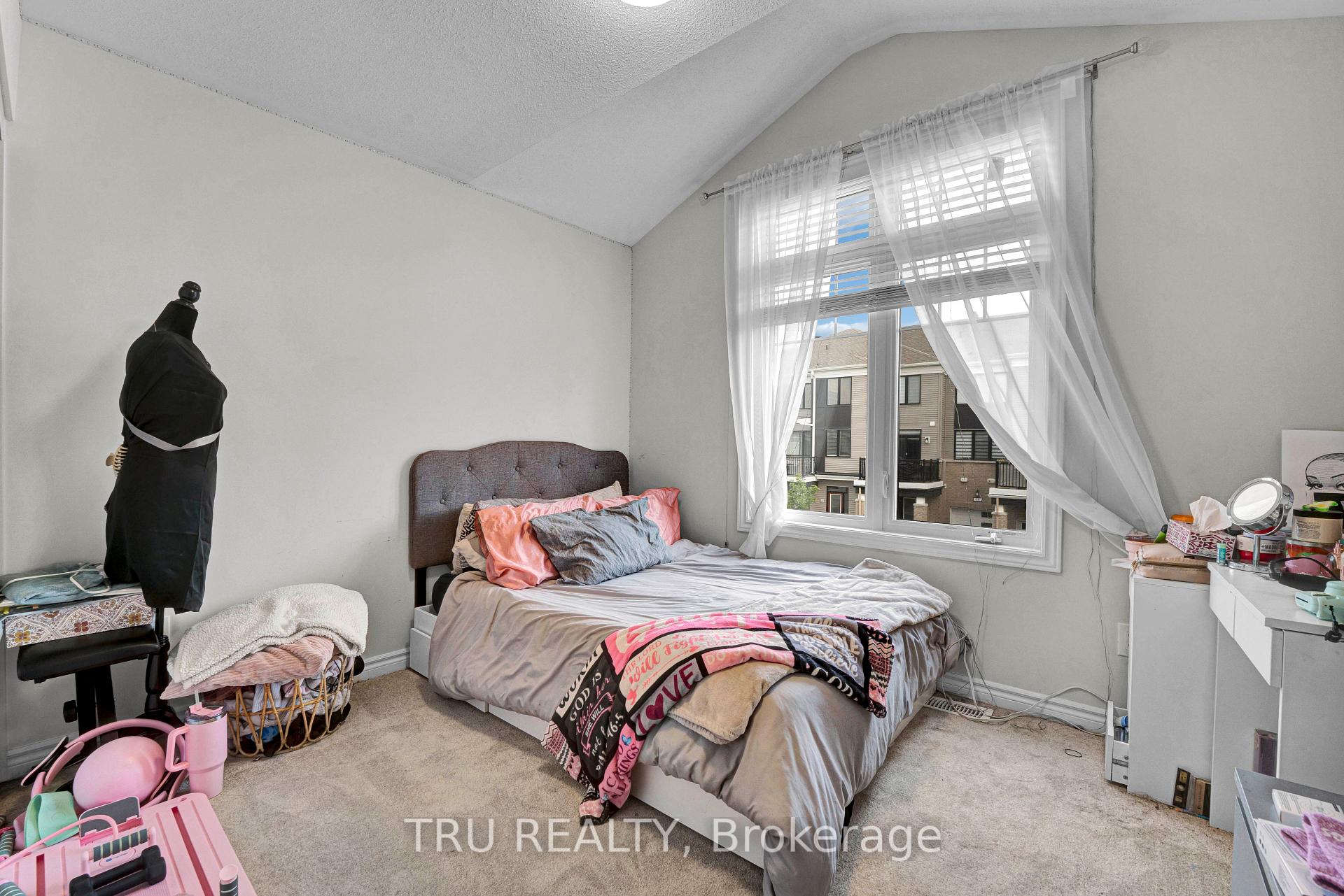Photo 21 of 71 Caspian Row, Ottawa, Kanata - Emerald Meadows/Trailwest — HOMEH