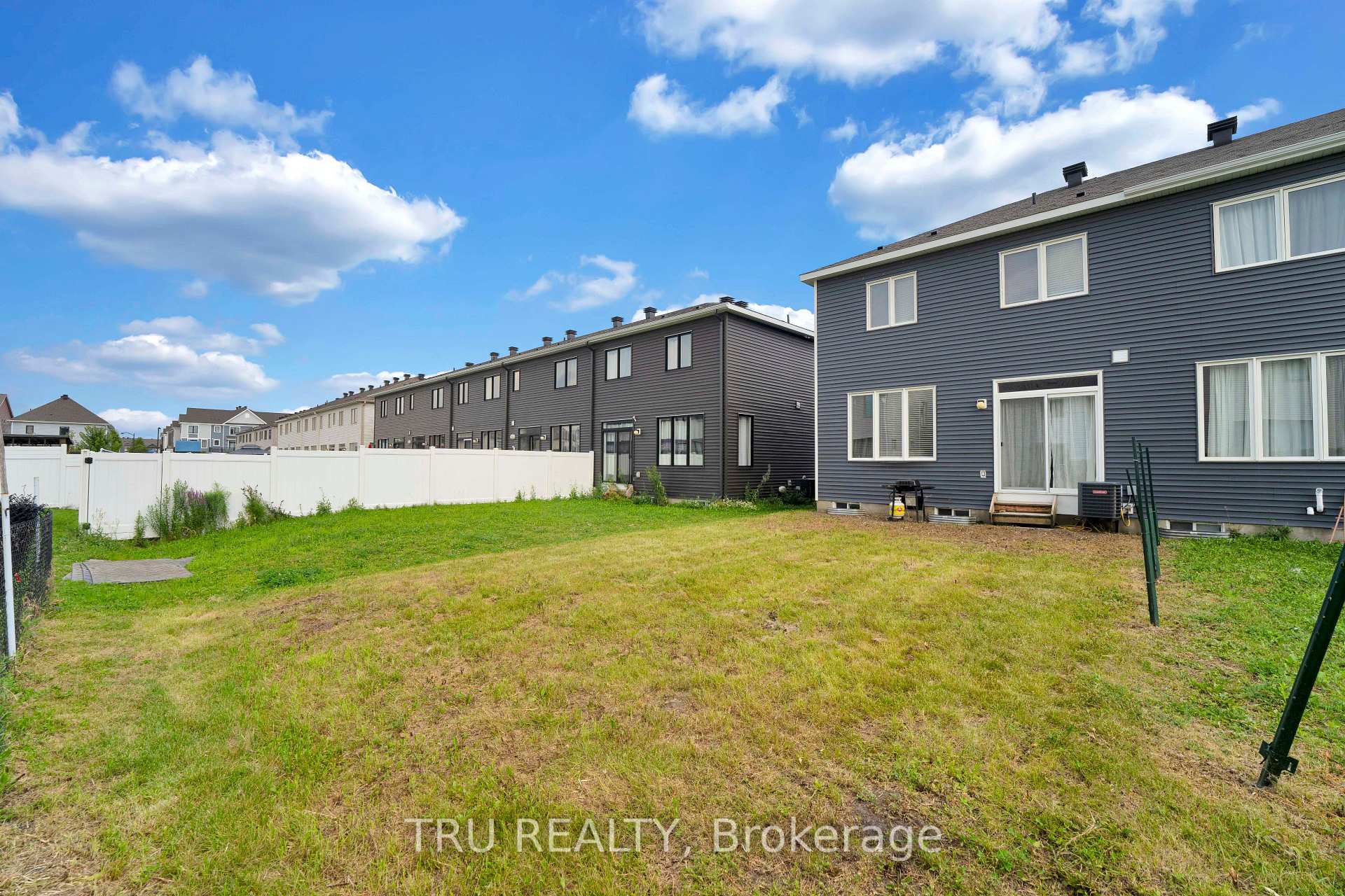 Photo 32 of 71 Caspian Row, Ottawa, Kanata - Emerald Meadows/Trailwest — HOMEH
