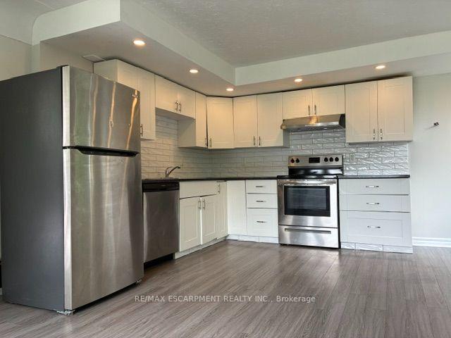 Photo 9 of Unit 2, 1031 Fennell Avenue E, Hamilton, Sunninghill — HOMEH