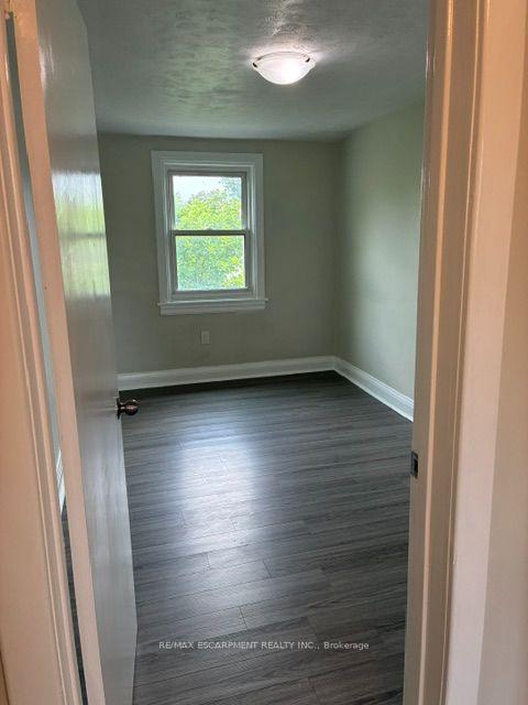 Photo 12 of Unit 2, 1031 Fennell Avenue E, Hamilton, Sunninghill — HOMEH